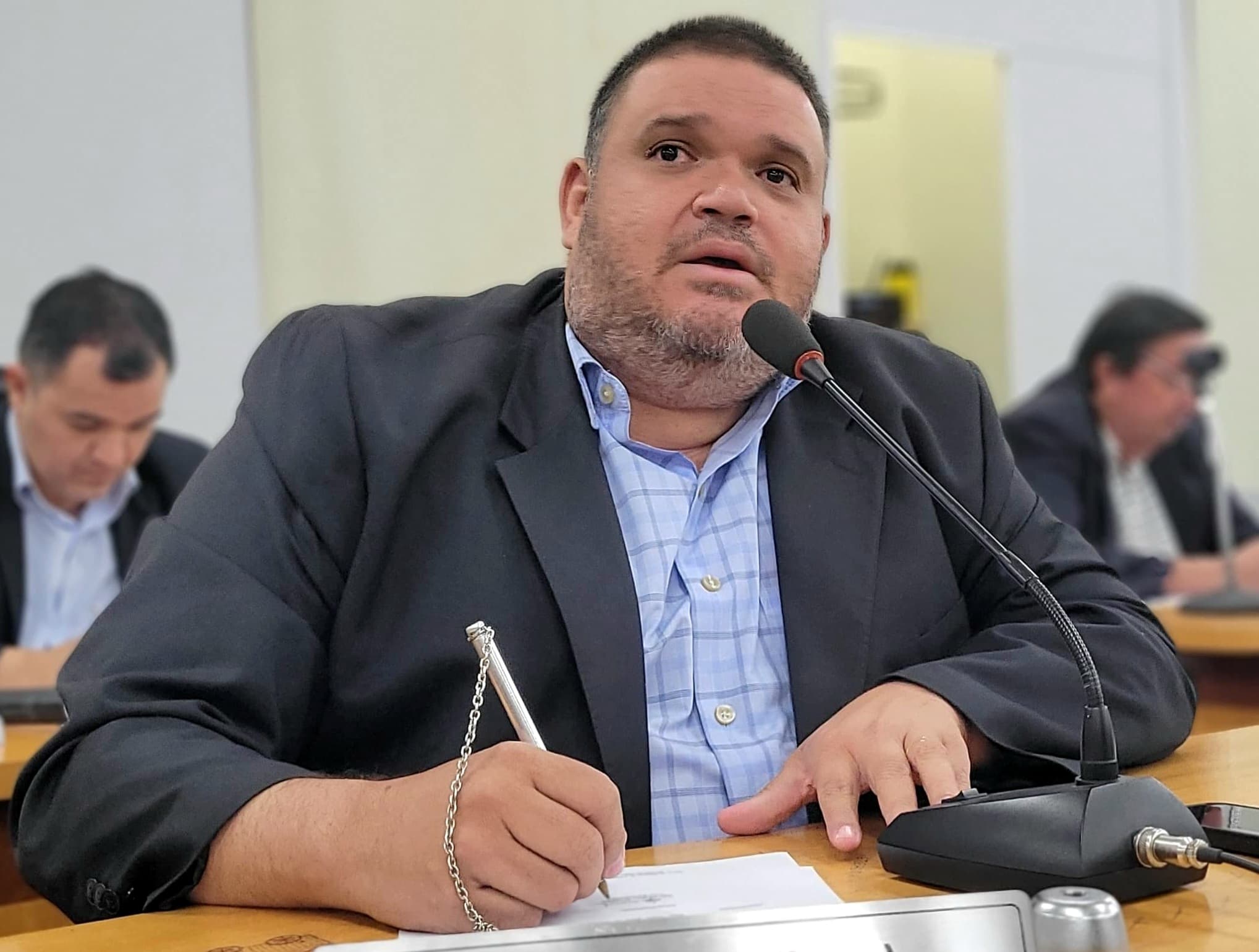 Jovan cobra revitalização de praça para atender comunidade do Bairro Popular Nova