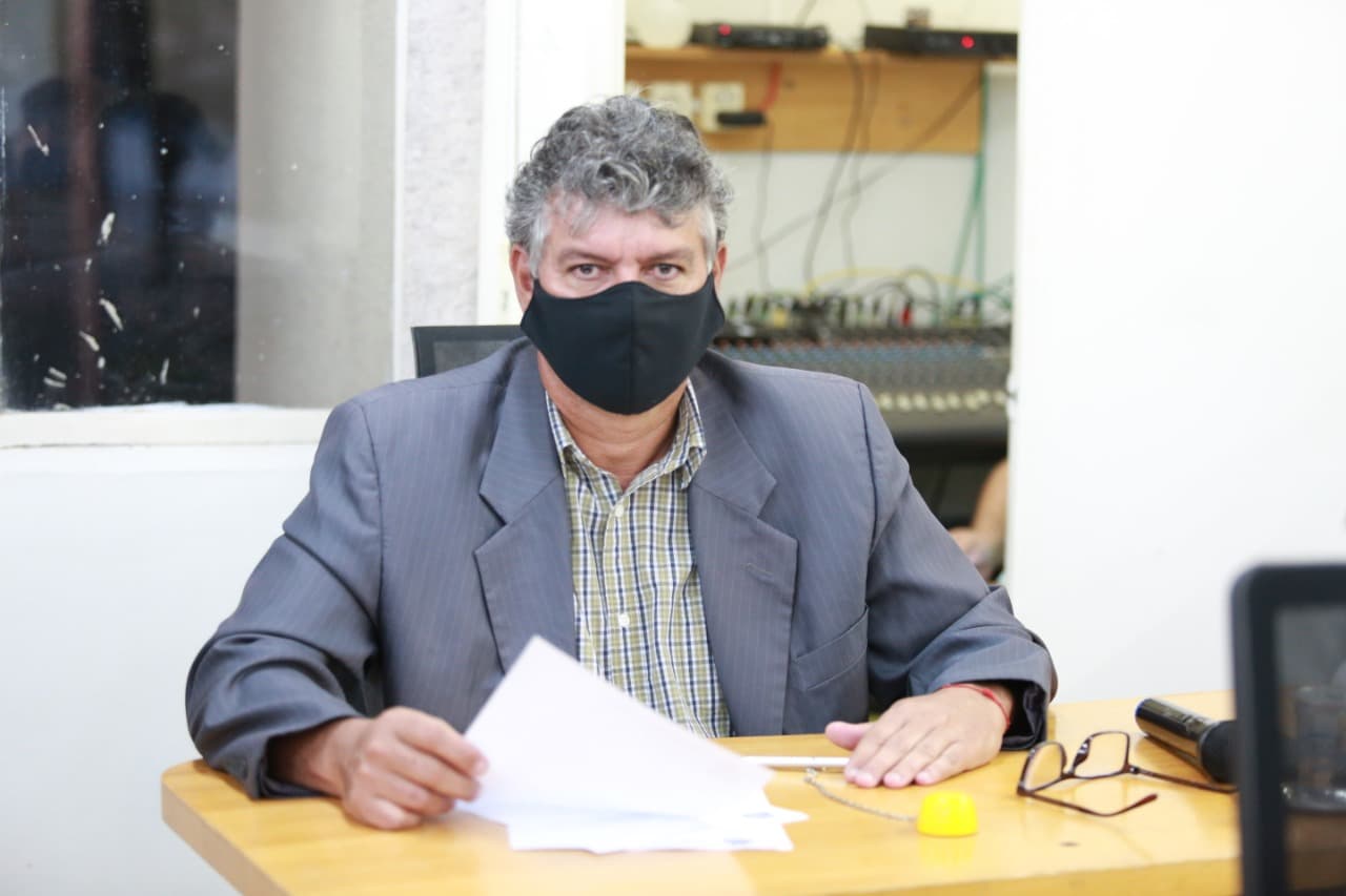 Vereador pede melhor remuneração para profissionais de saúde em momento de pandemia
