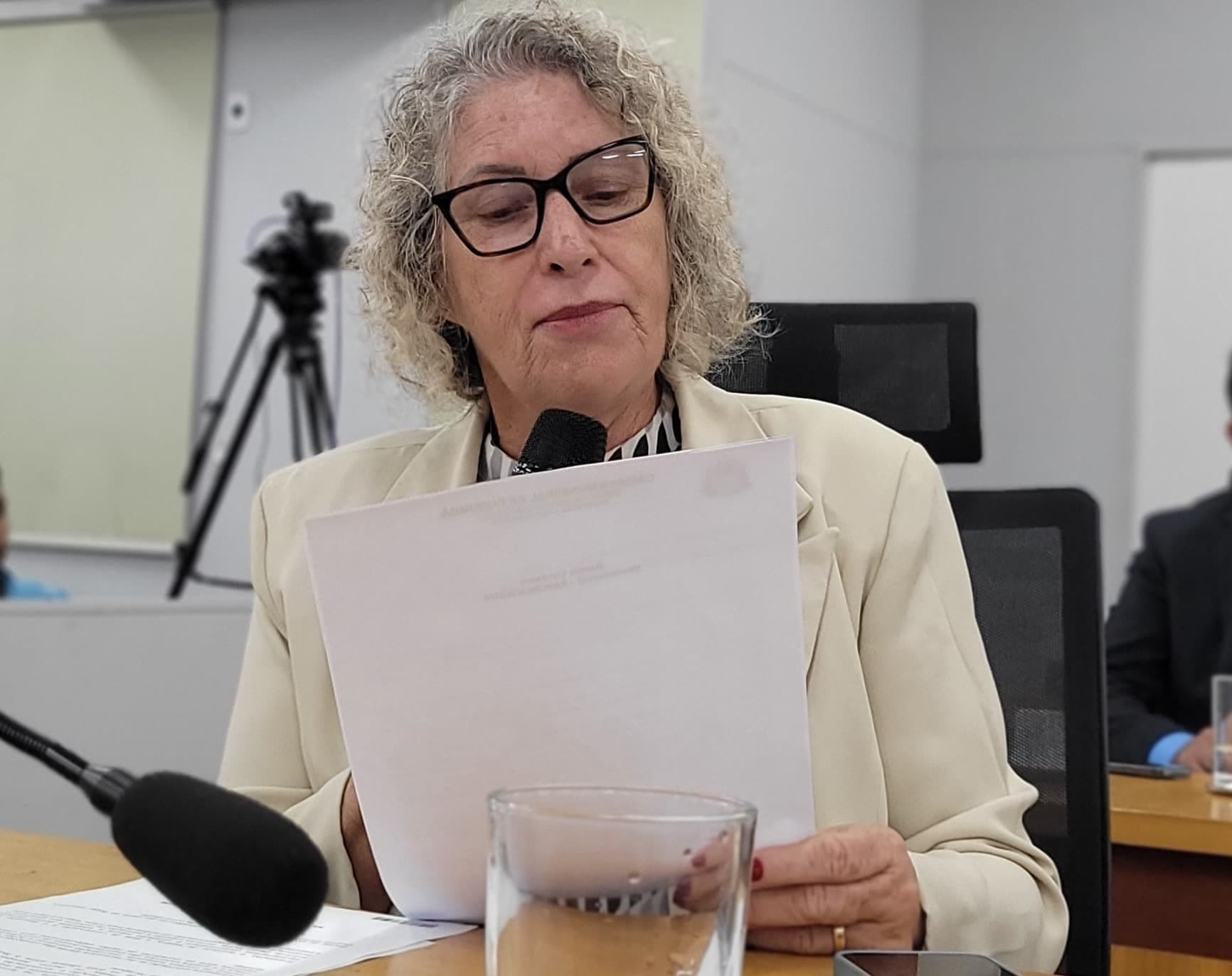 Nanah defende revitalização de praça e quadra esportiva no Conjunto Pró-Moradia