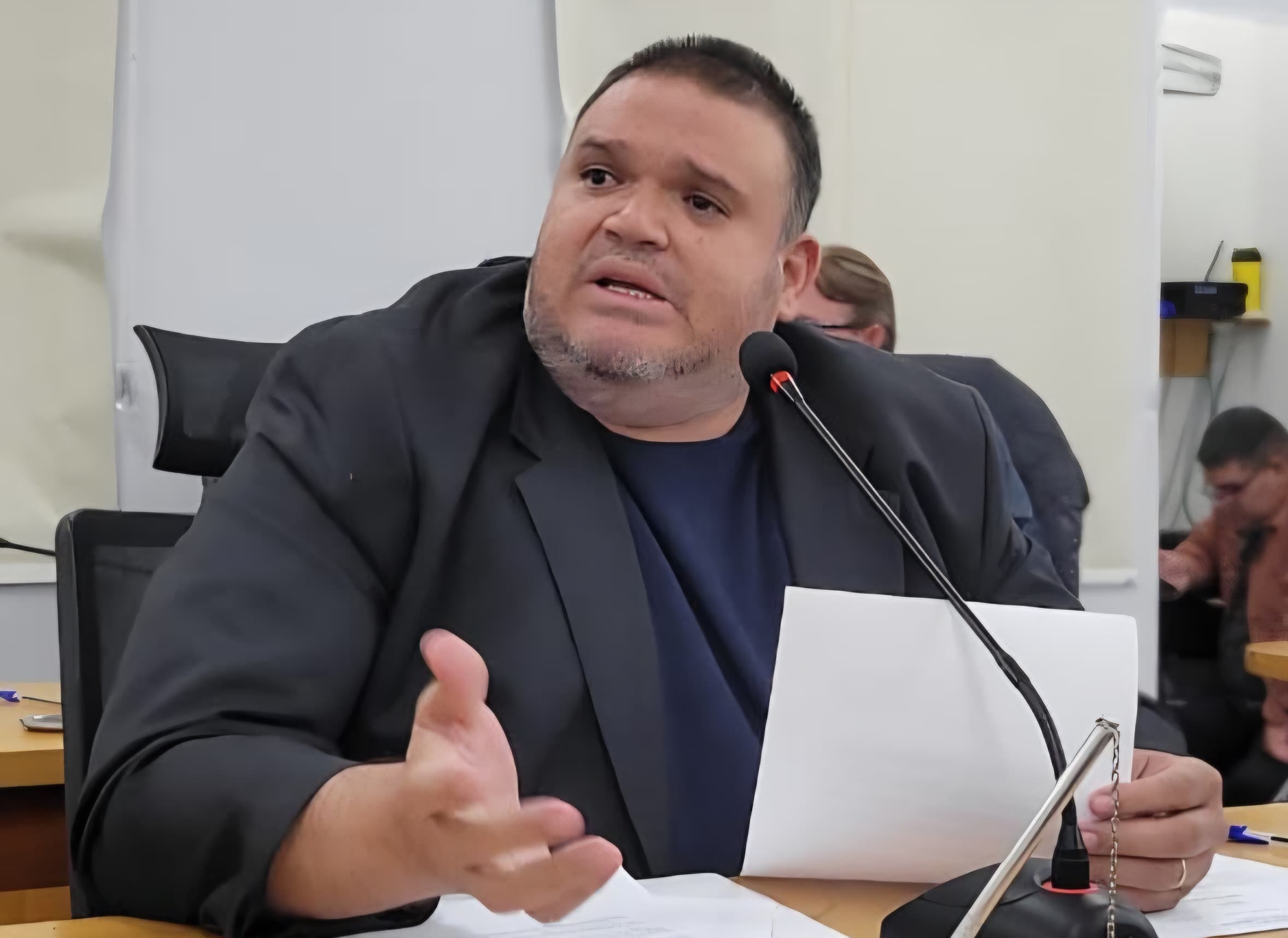 Jovan e Hanna reivindicam Centro de Educação Infantil e área de lazer no Ernesto Sassida