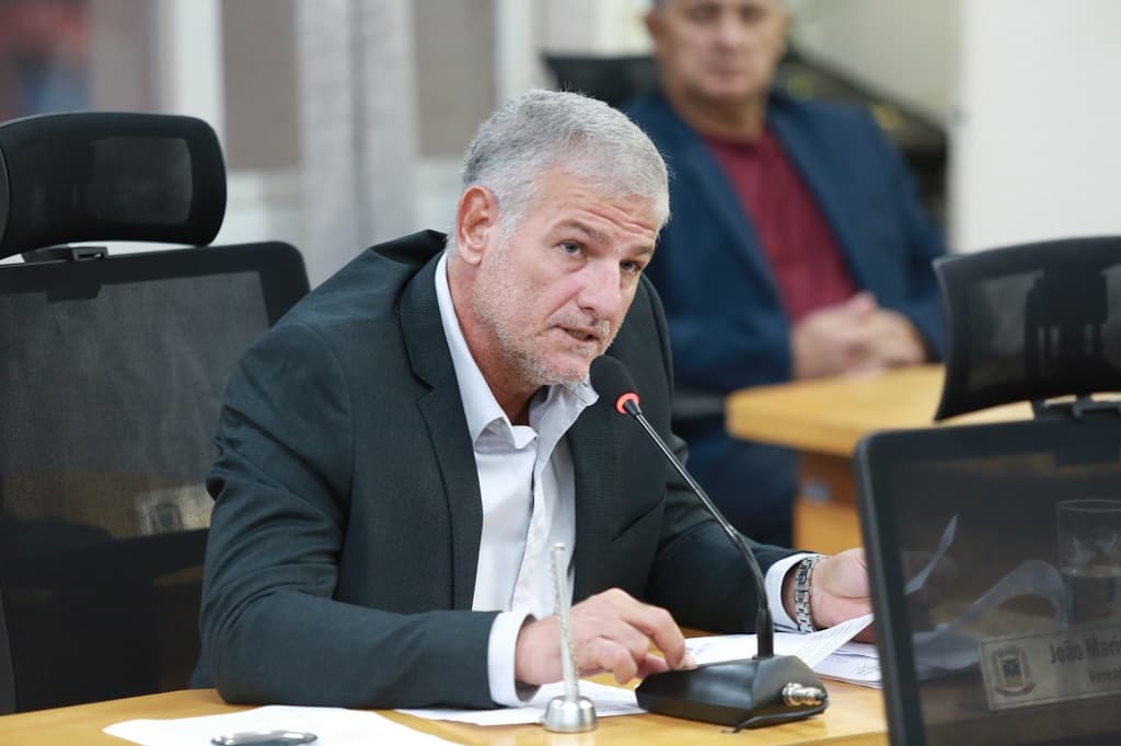 Vereador questiona a Agetrat sobre implantação de redutores de velocidade
