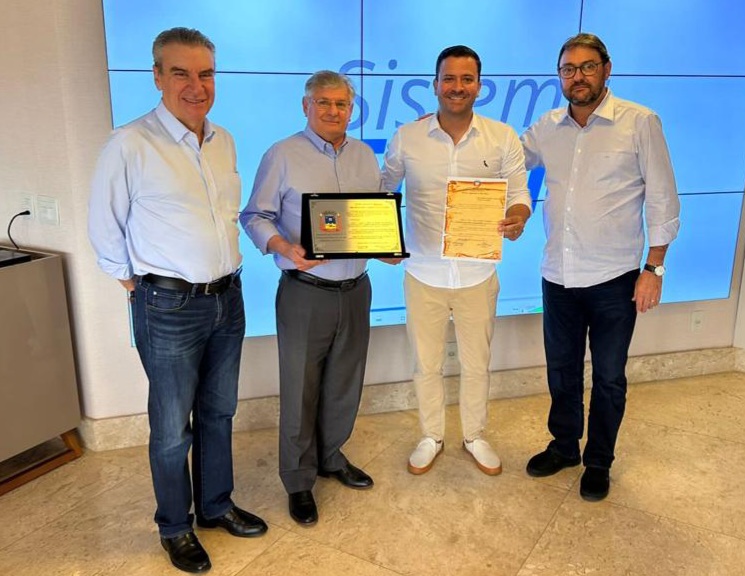 Empresário Roberto Faé recebe título de Cidadão Corumbaense