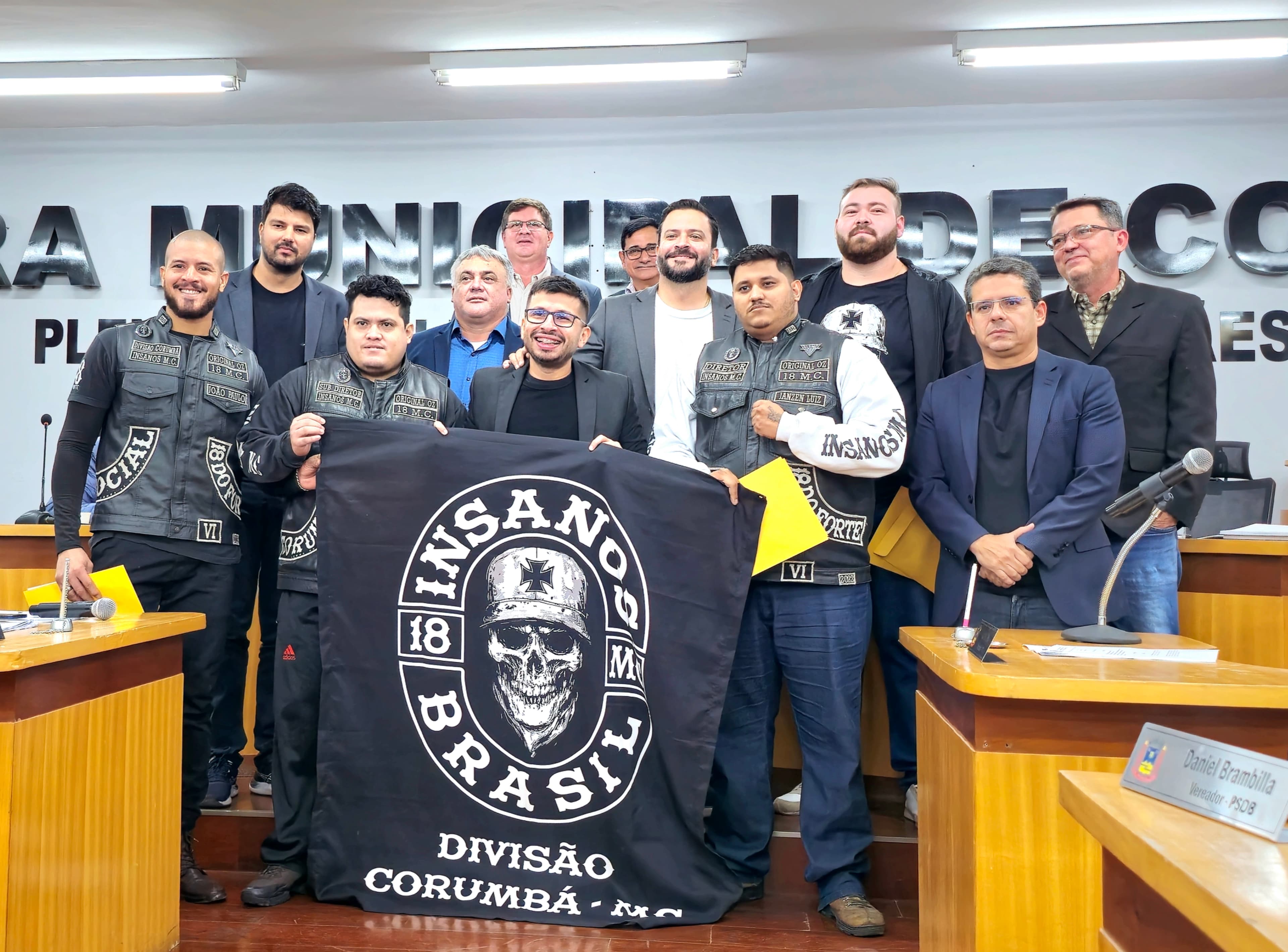 Câmara homenageia integrantes do Insano Moto Clube, por ações sociais na cidade