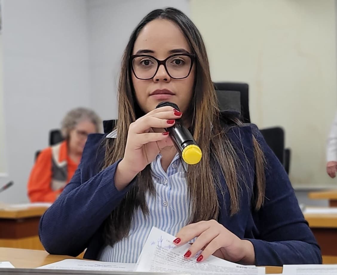Hanna cobra providências para recuperação da Escola Luiz de Albuquerque