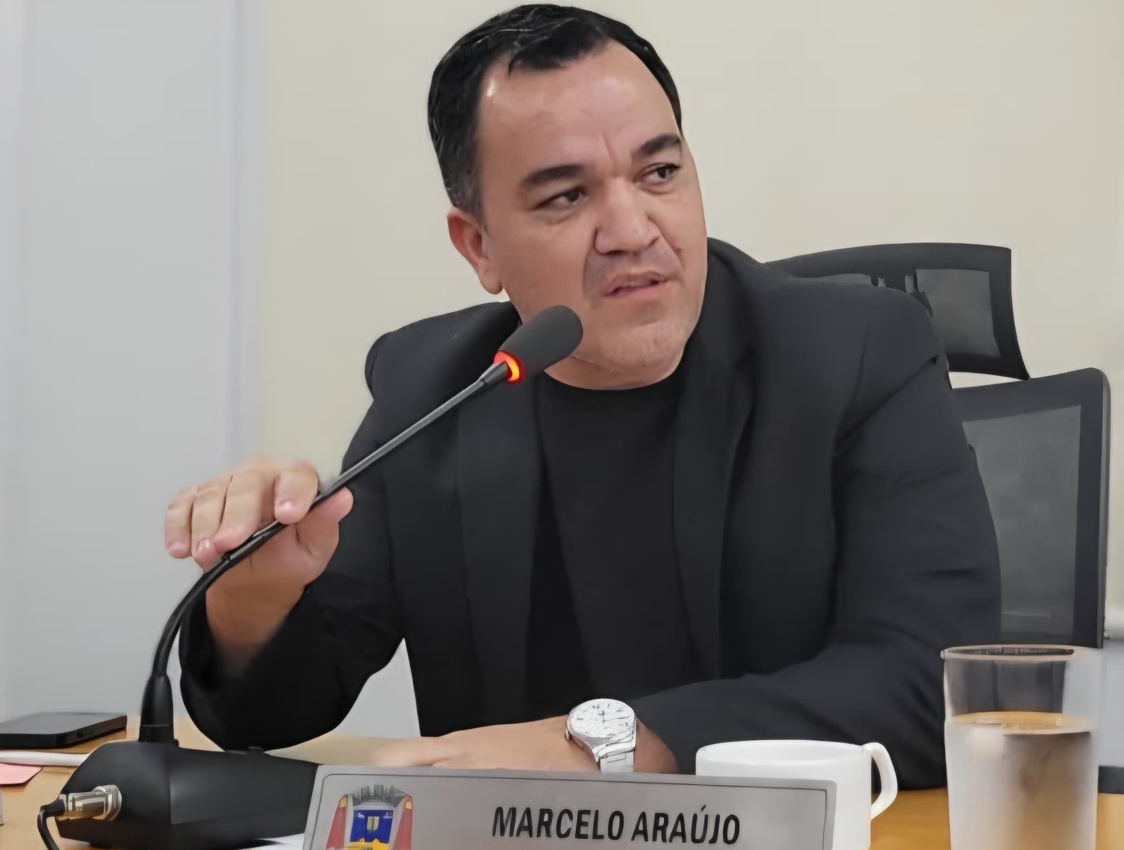 Marcelo reivindica recuperação de sistema de iluminação público em via central da cidade