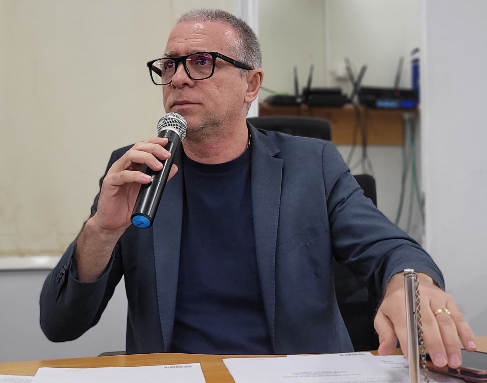 Samyr busca informações sobre os serviços de saúde mental em Corumbá