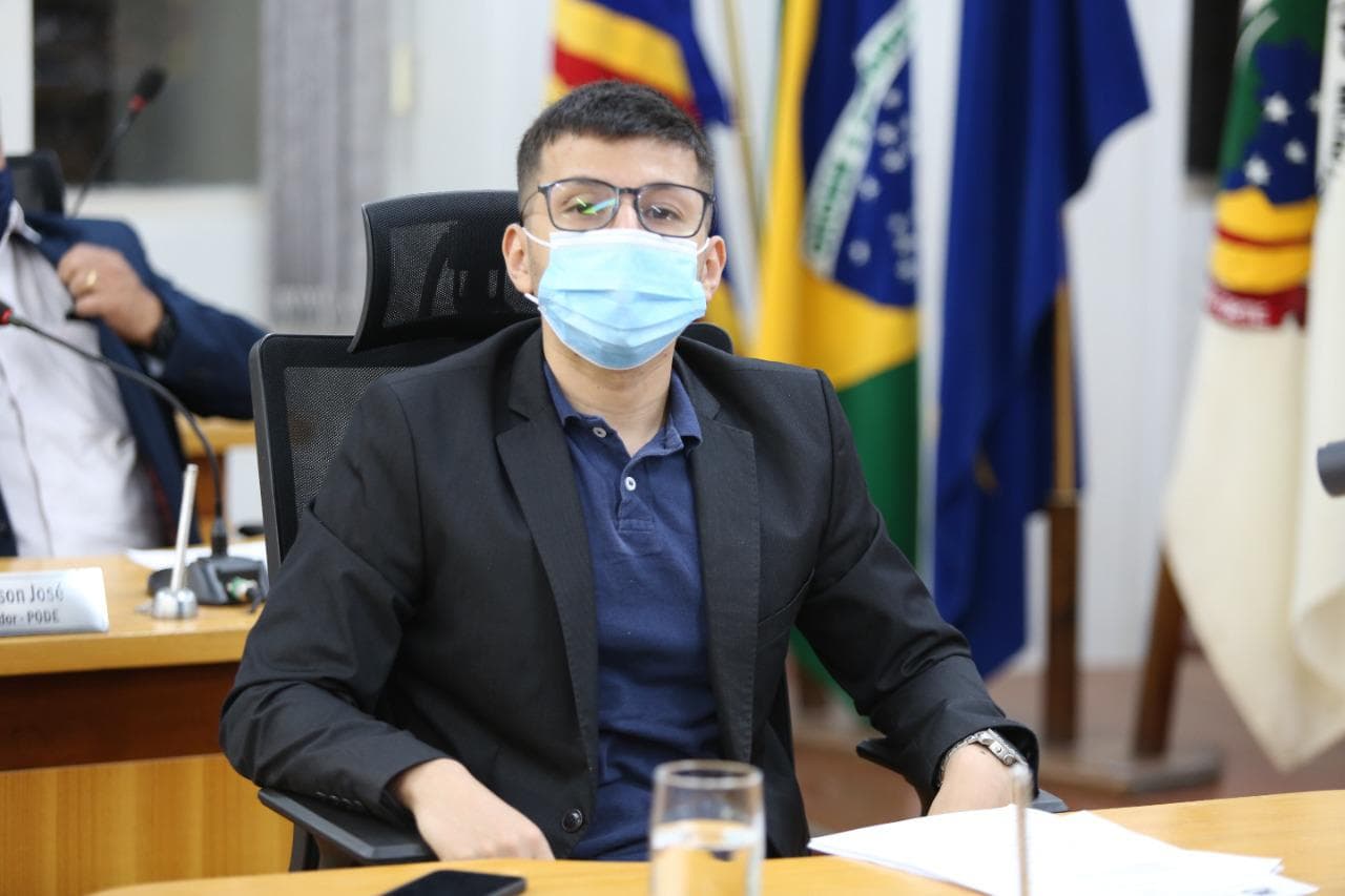 Vereador reforça pedido por asfalto de via no Bairro Centro América