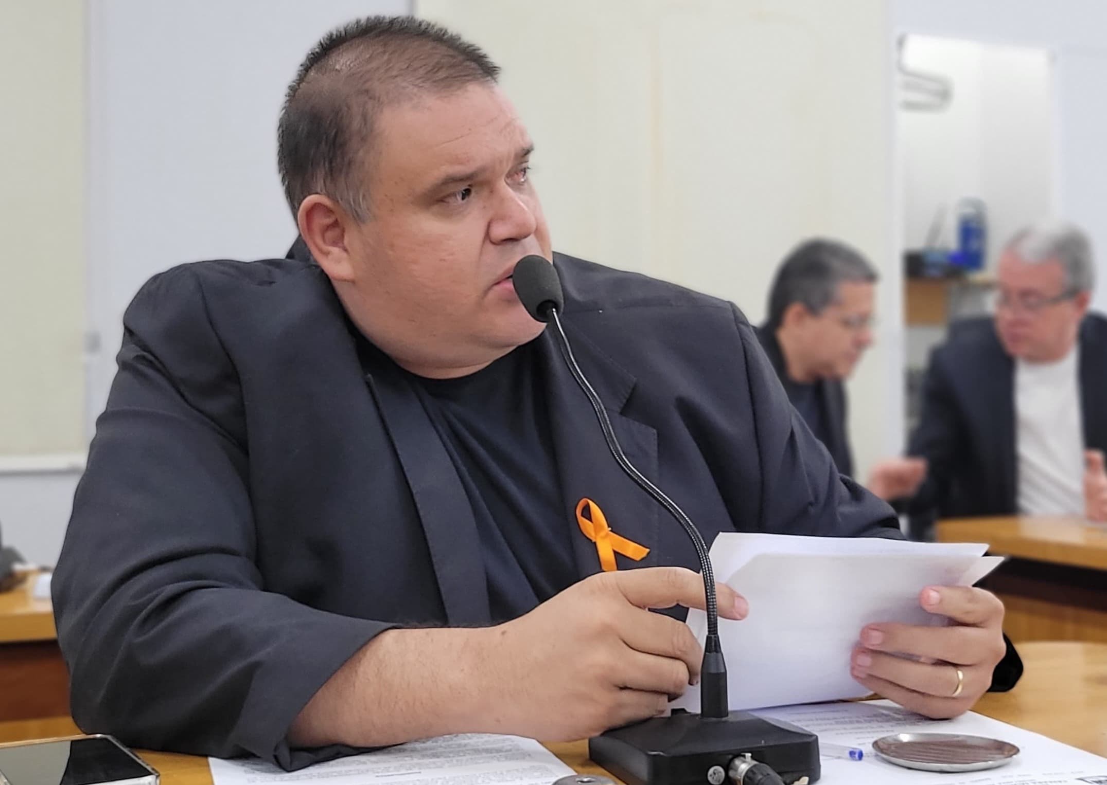 Jovan busca informações sobre reajuste dos servidores públicos municipais