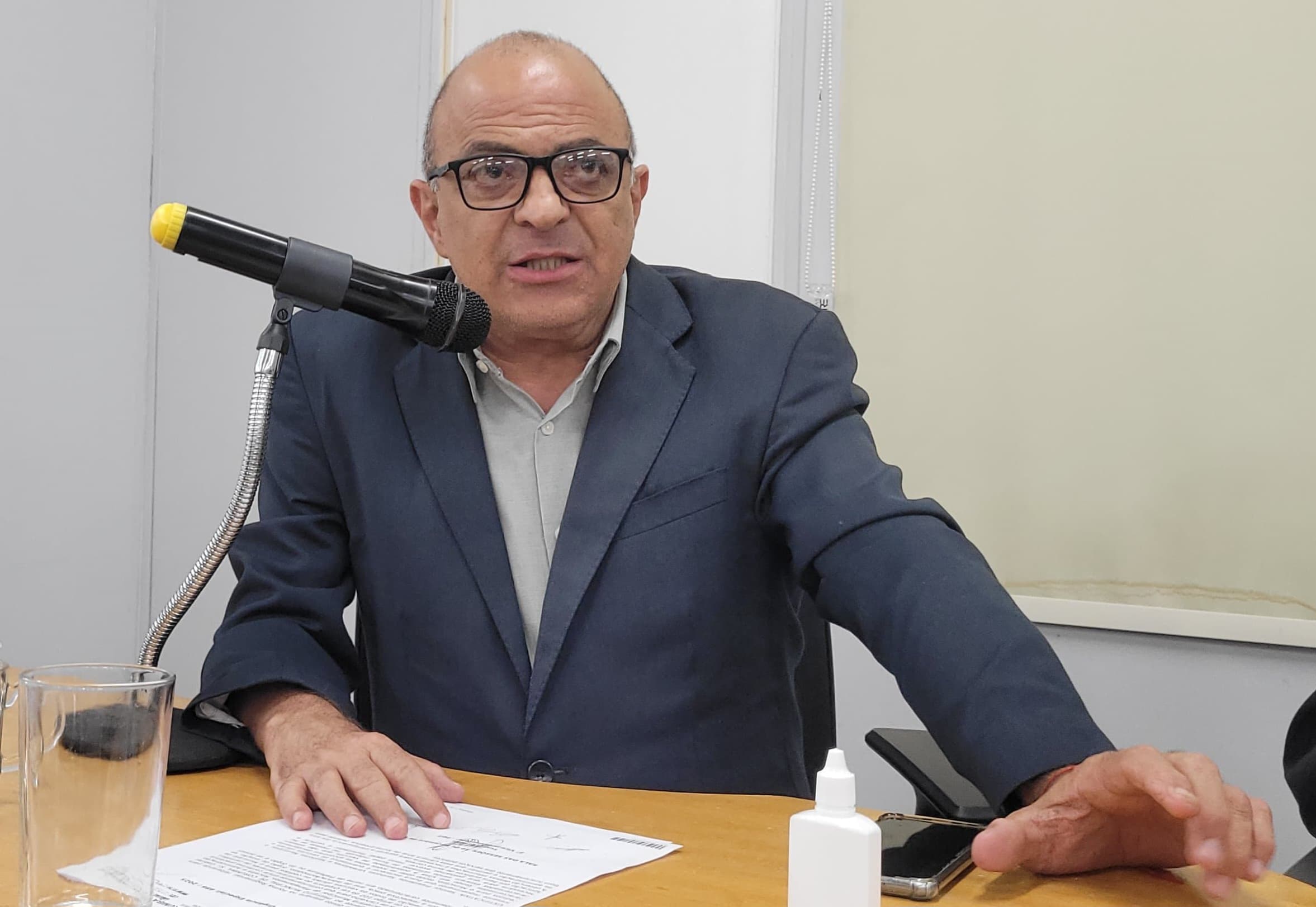 Yussef cobra relatório minucioso de veículos oficiais da Prefeitura de Corumbá