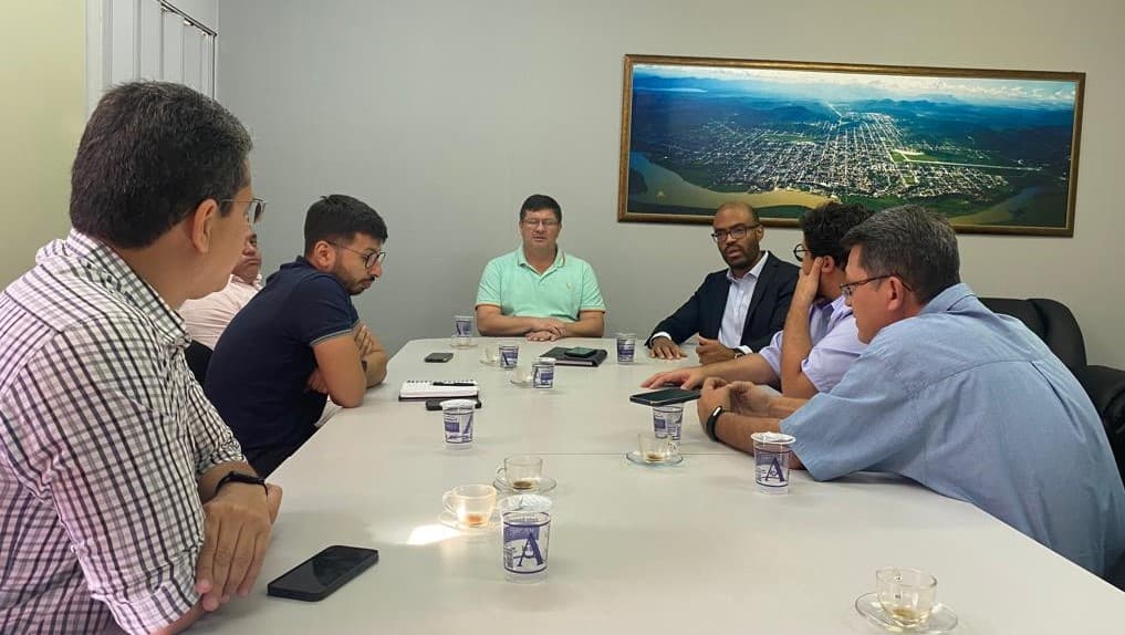 Vereadores tratam de nova delegacia em encontro com delegado regional recém-empossado