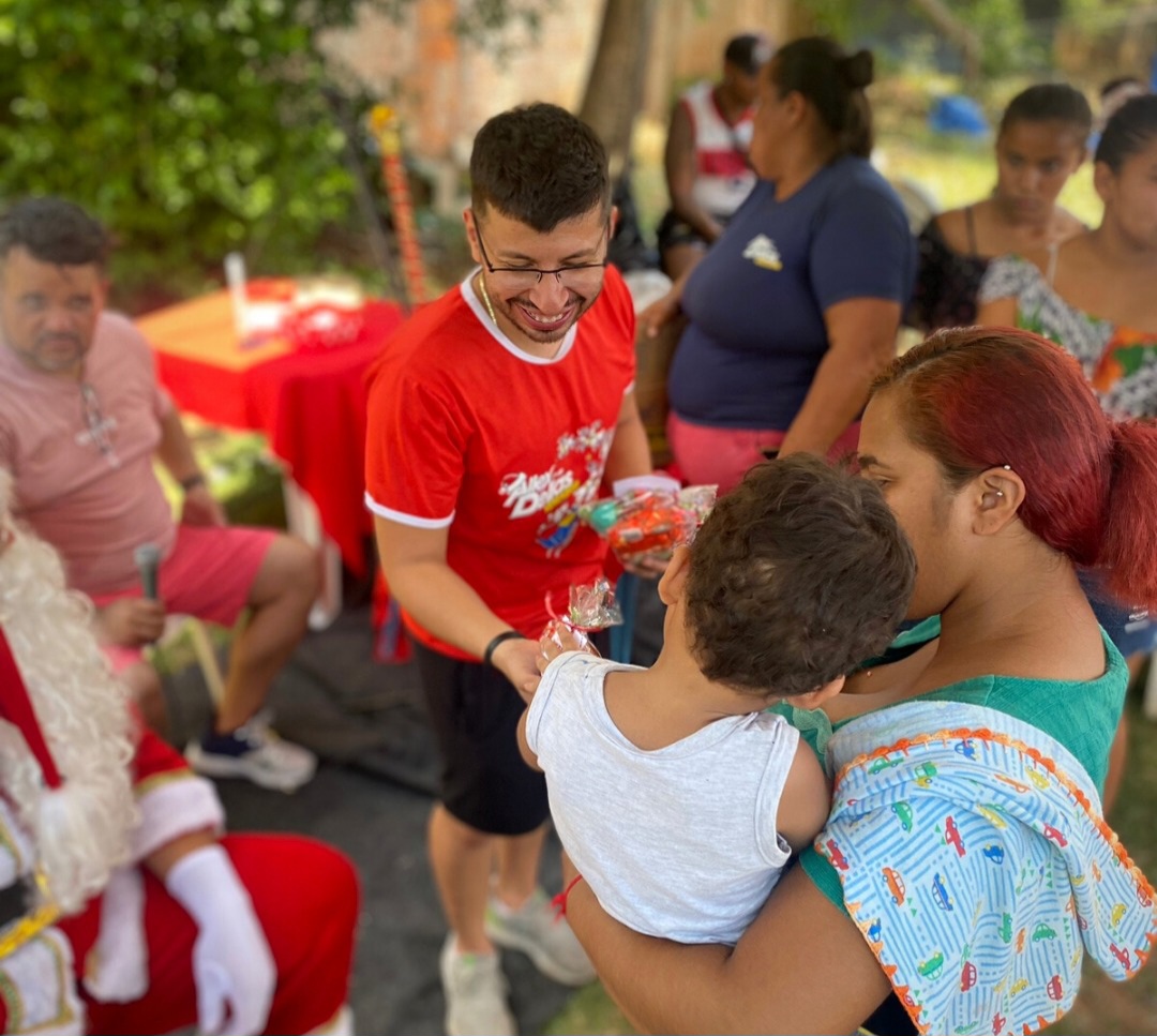 Gabinete Móvel de vereador leva atendimento a moradores da parte alta da cidade