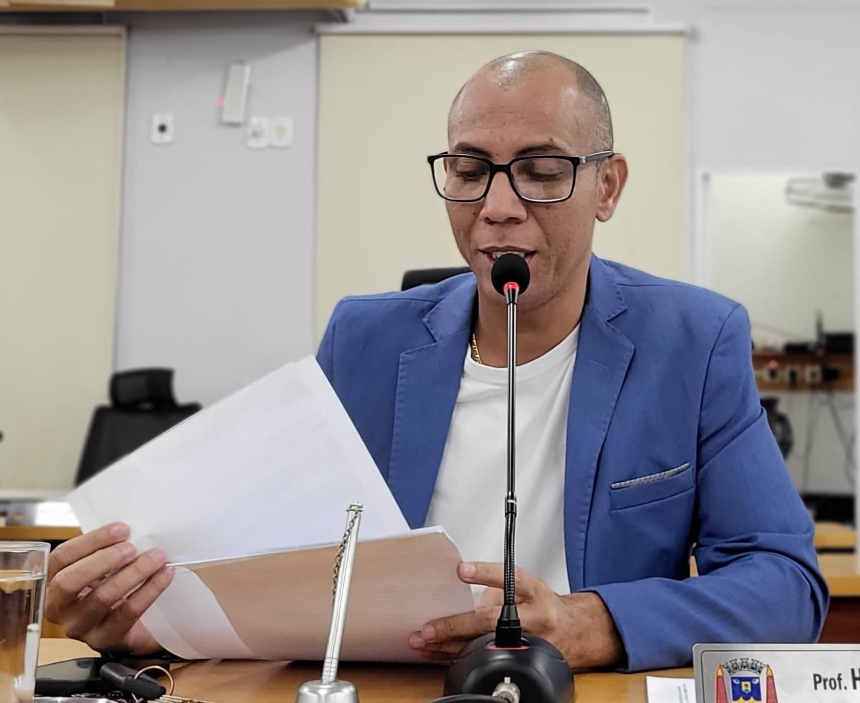 Pavimentação de alameda no Centro América é solicitada por Hesley Santana