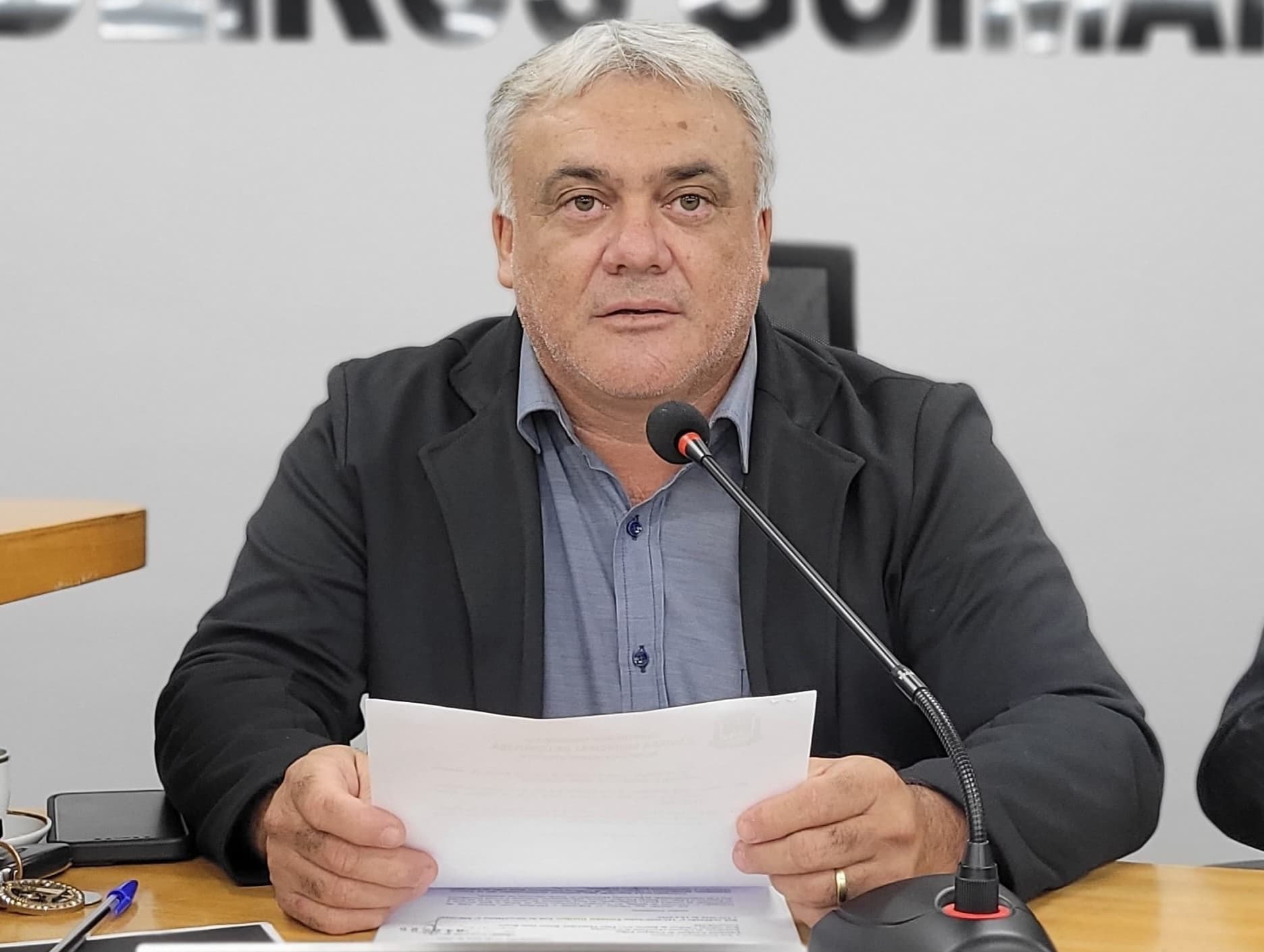 Genilson reforça necessidade da construção de capela e reforma do cemitério de Albuquerque