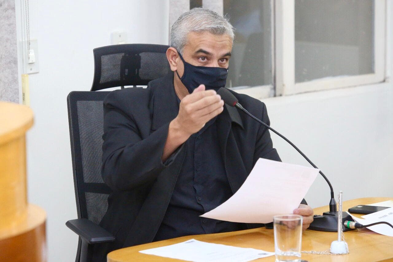 Vereador reivindica serviços de infraestrutura na região leste da cidade