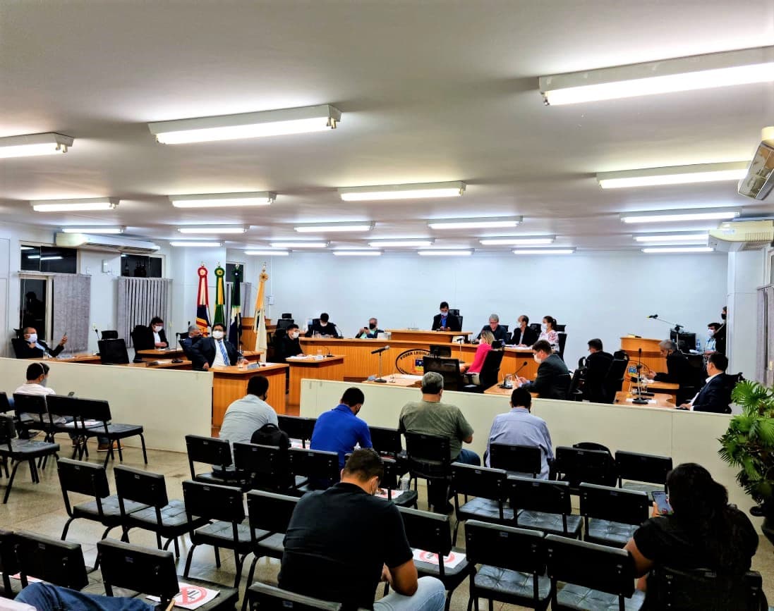 Sessão marca homenagens às mulheres e os avanços já conquistados