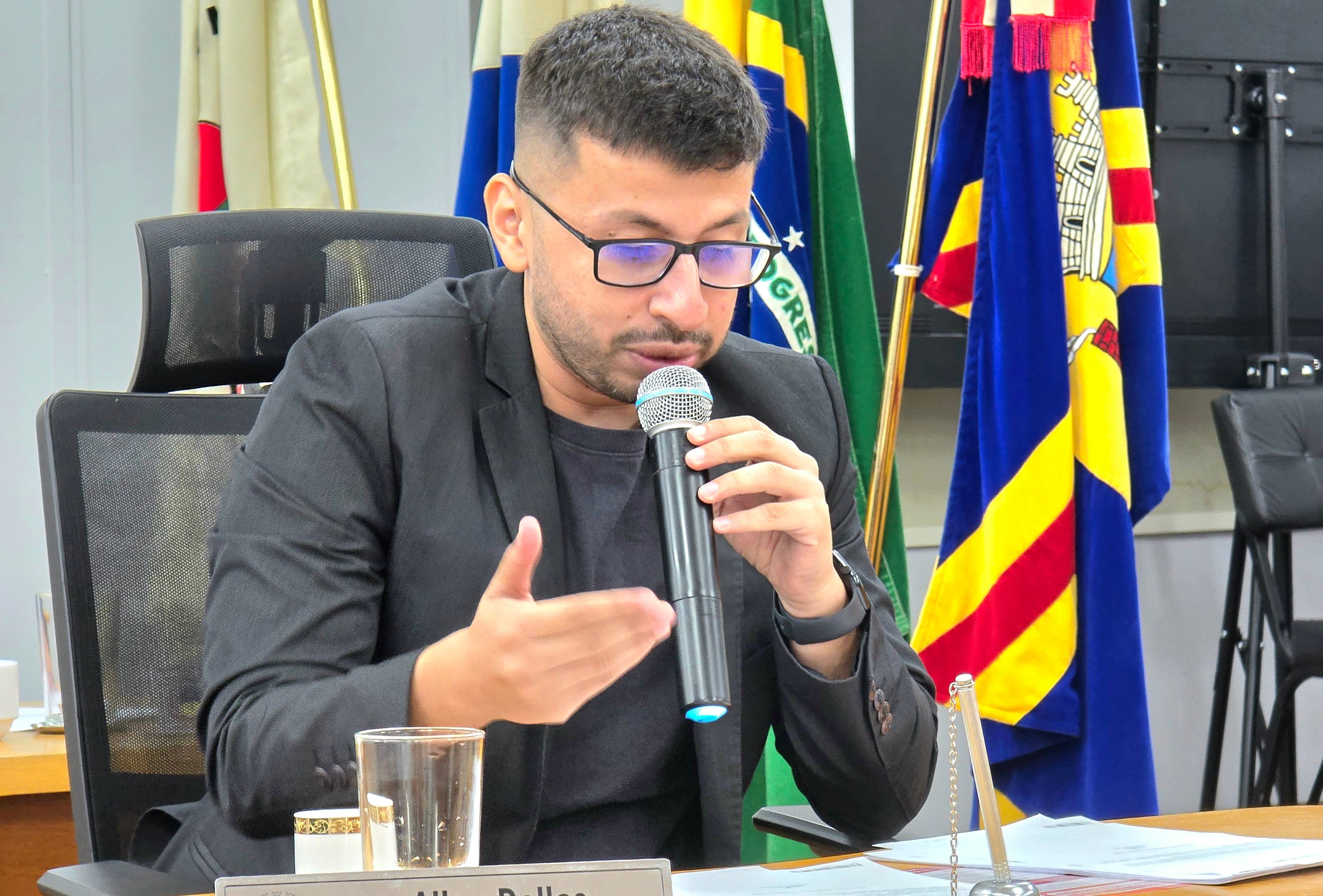 Vereador solicita estudos de viabilidade para pavimentação de alameda no Bairro Popular Velha