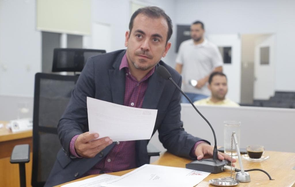Vereador questiona Agetrat em relação a campanhas sobre mudanças no trânsito central