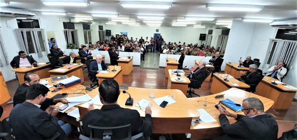 Câmara homenageia personalidades com títulos de Cidadão Corumbaense