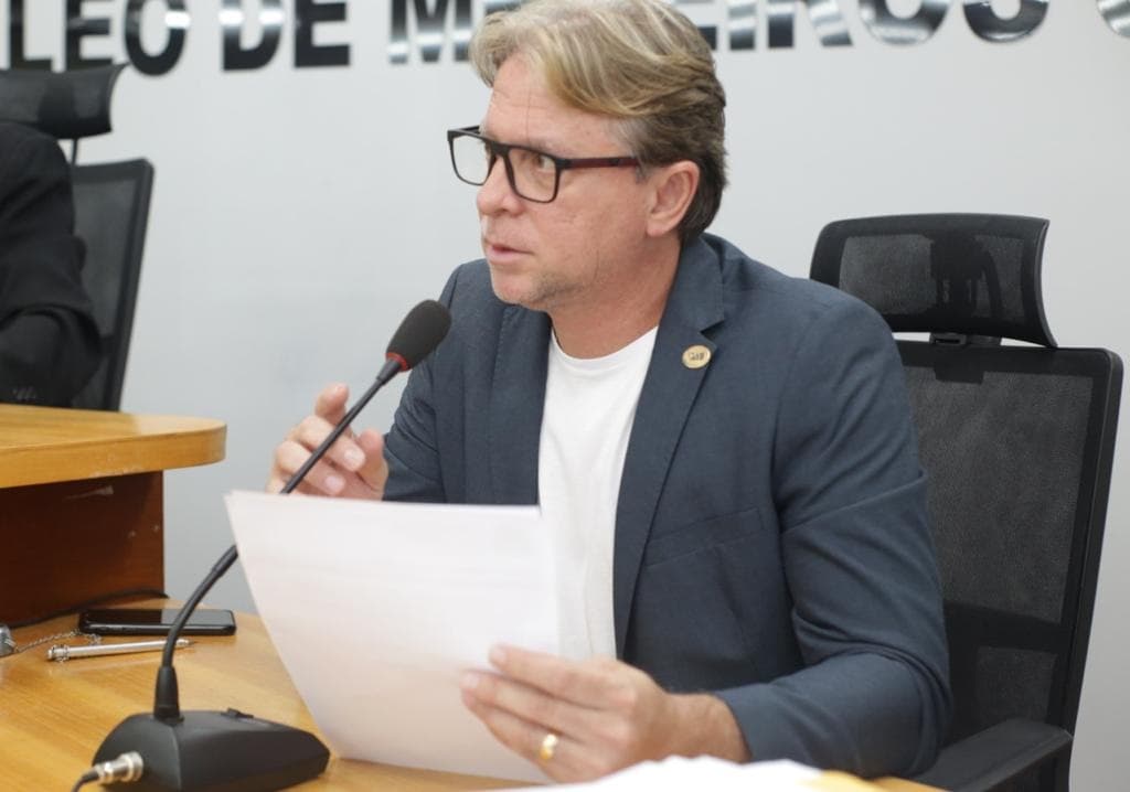 Vereador diz que serviços de sinalização devem ocorrer em horários de pouco movimento de veículos