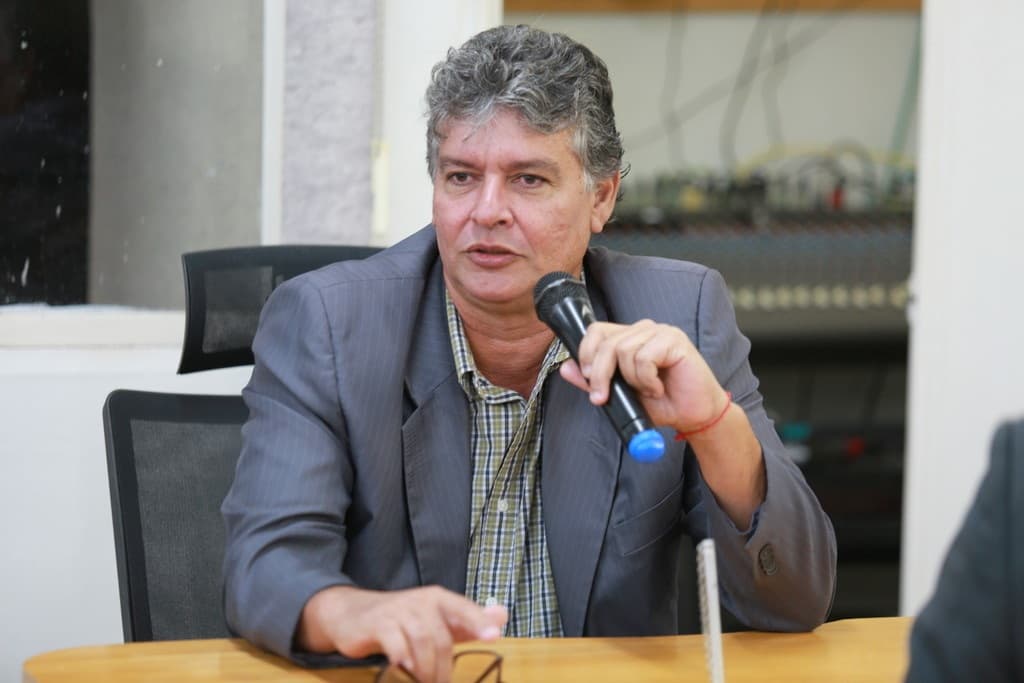 Vereador pede inclusão da pavimentação da estrada de Albuquerque no pacote de obras do Governo