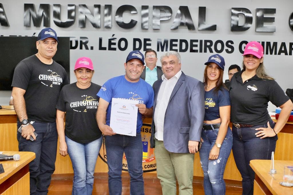 Câmara homenageia empresário por manter a tradição do Bailão Pantaneiro