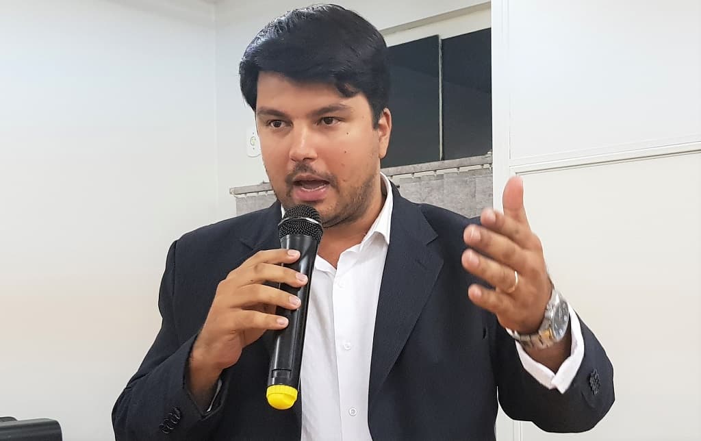 Recuperação de pavimento asfáltico no Vitória Régia é solicitado por vereador
