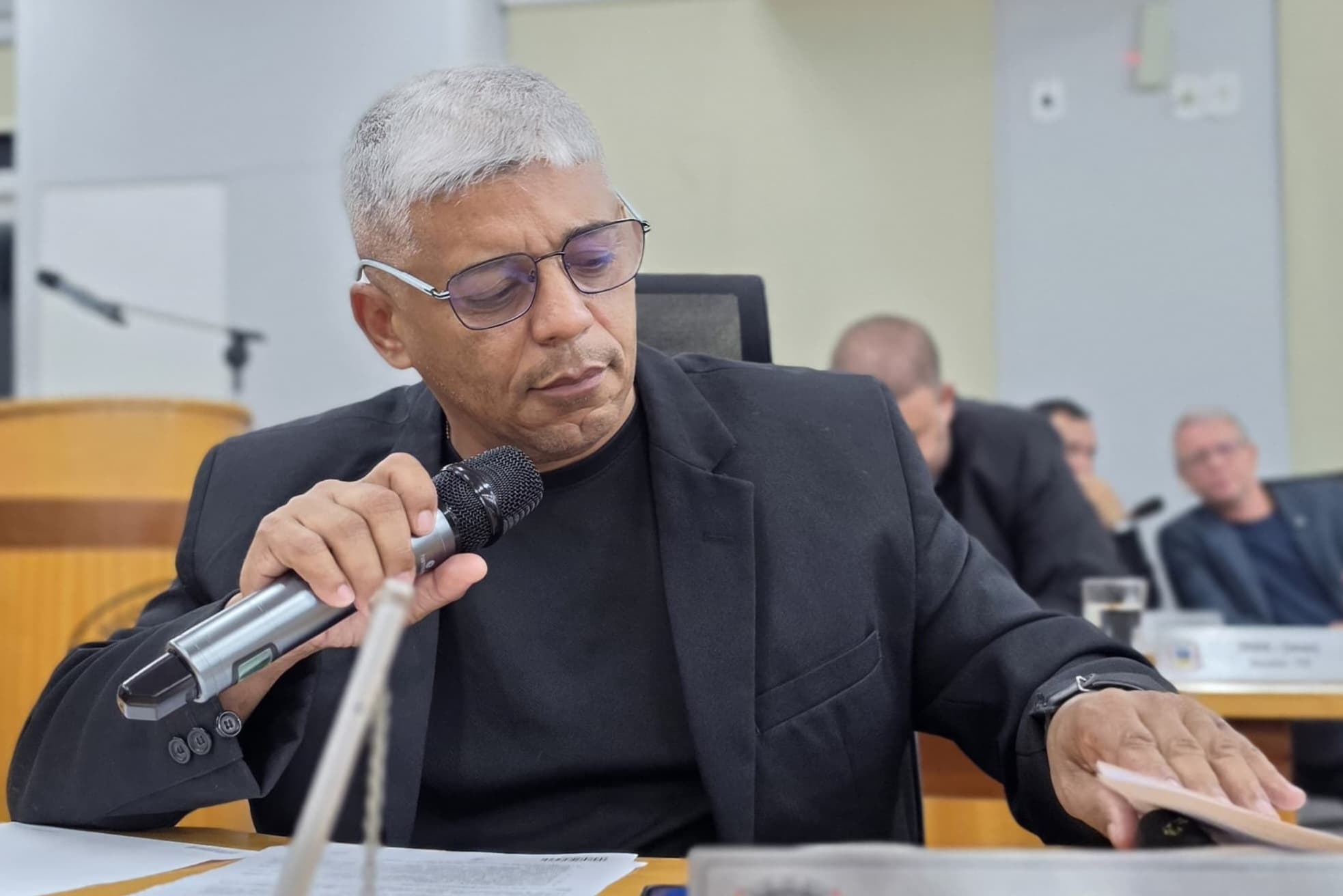 Edinaldo cobra posicionamento sobre repasses de recursos do FMIS
