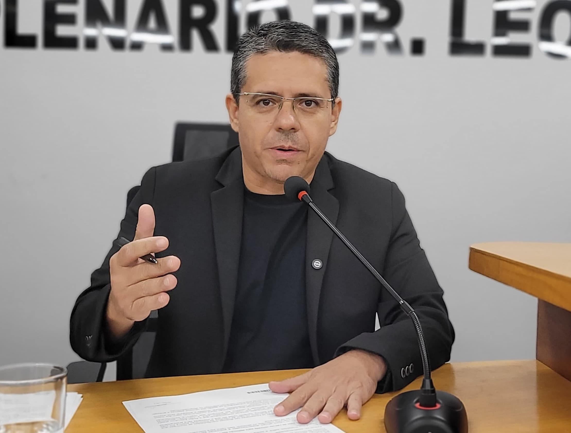 Alexandre cobra fiscalização para saber se agências bancárias cumpriram a lei