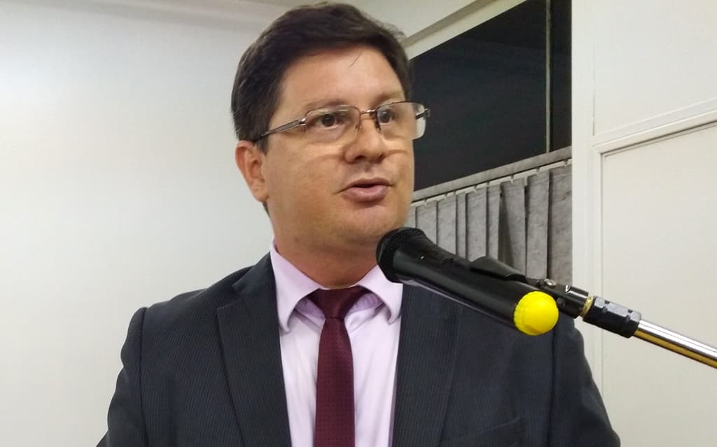 Limpeza no Bairro Borrowiski é solicitada por vereador à Prefeitura
