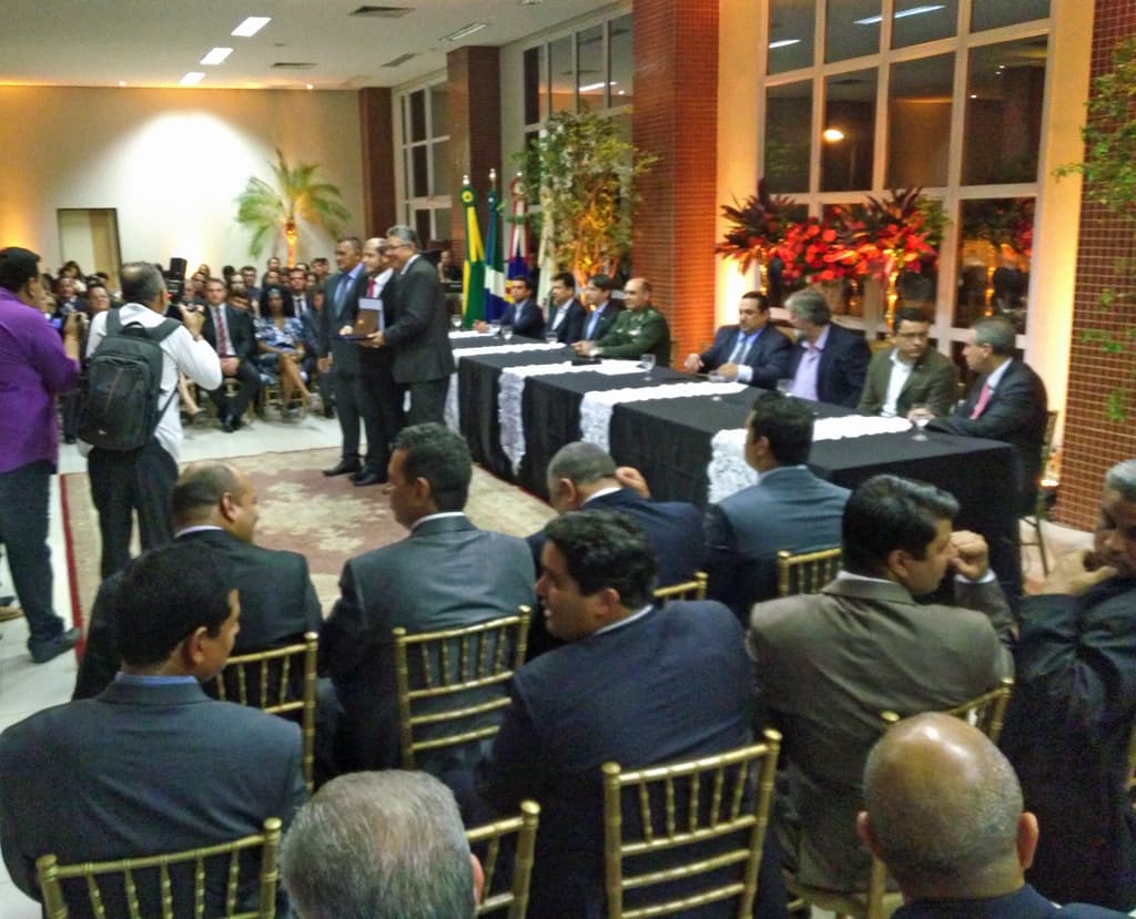 Câmara homenageia personalidades por serviços prestados a Corumbá