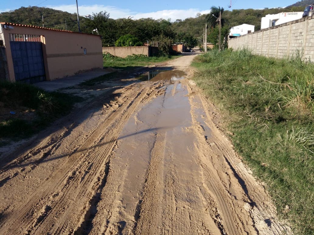 Recuperação de vias públicas são solicitadas durante sessão da Câmara