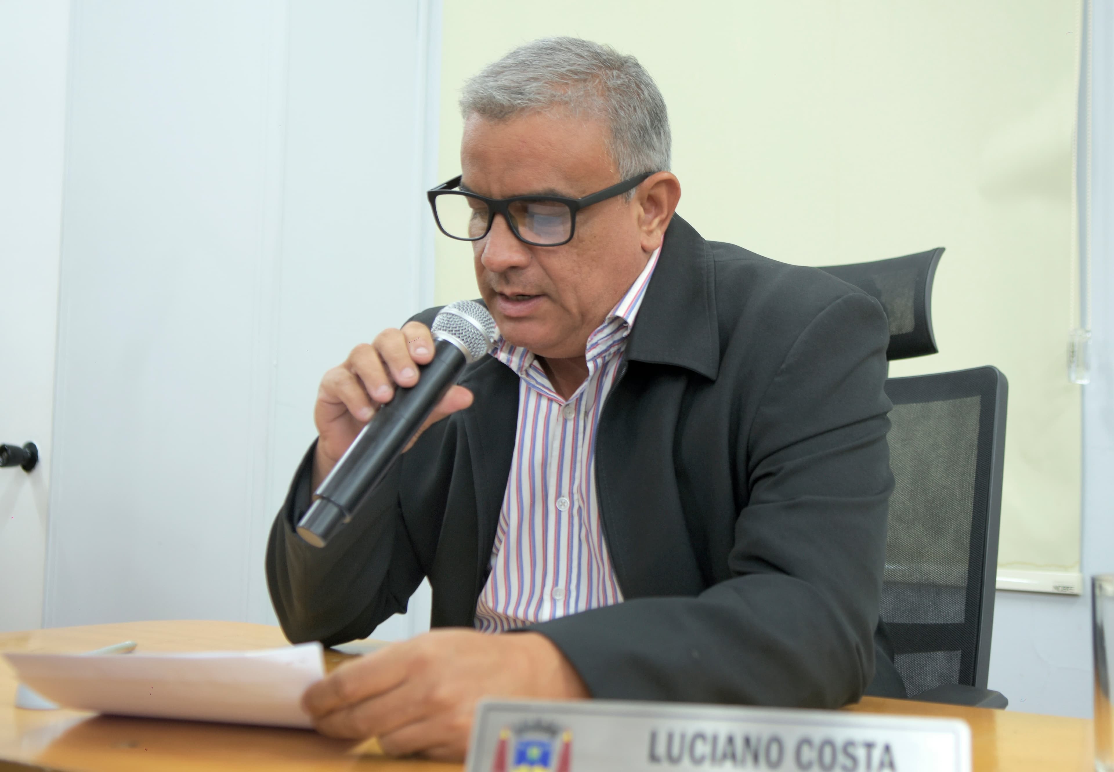 Luciano cobra recuperação do sistema de iluminação pública do acesso ao Porto Limoeiro