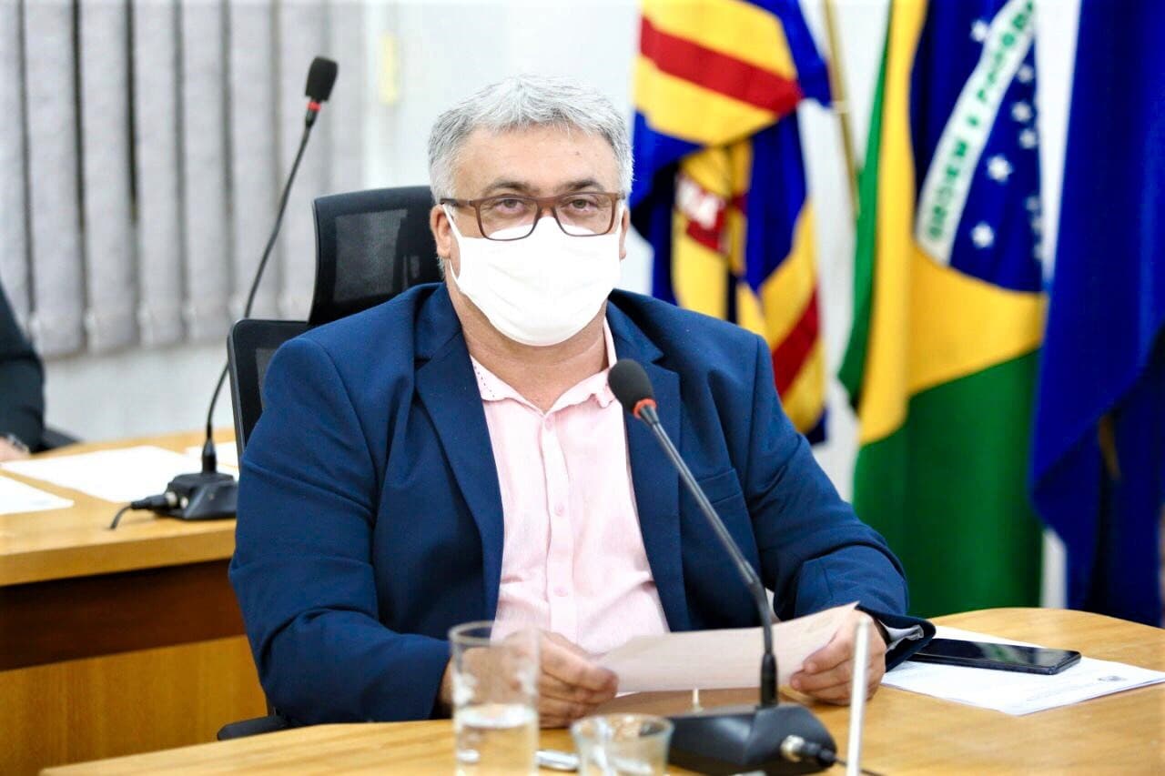 Vereador atende população e pede pavimentação da Frei Mariano, no Bairro Popular Velha