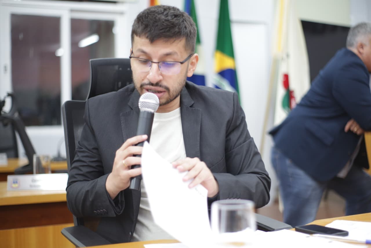 Vereador pede remoção de semáforos desativados na Colombo oara atender outros cruzamentos