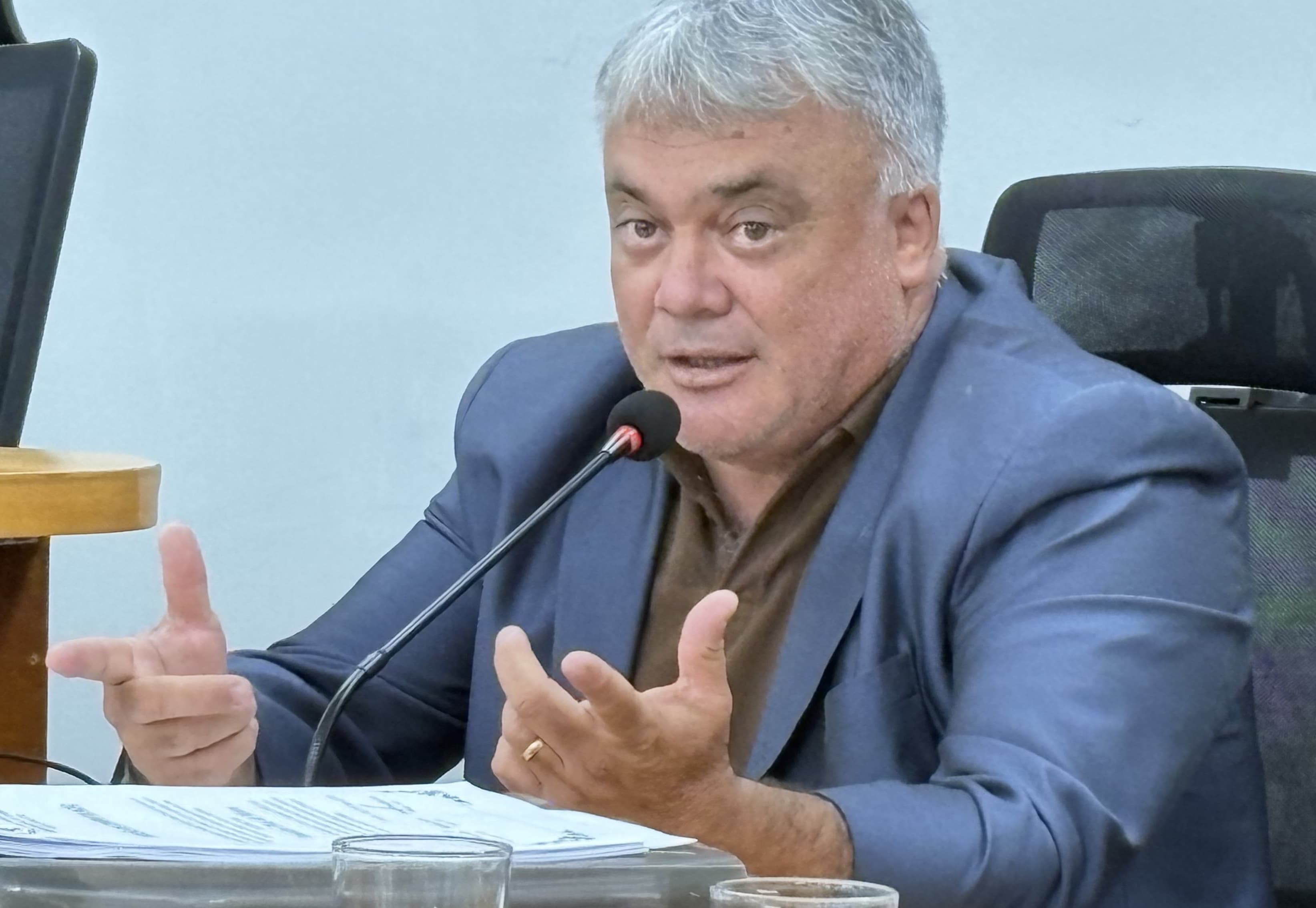 Genilson solicita fiscalização rigorosa para acabar com comércio nas calçadas da cidade