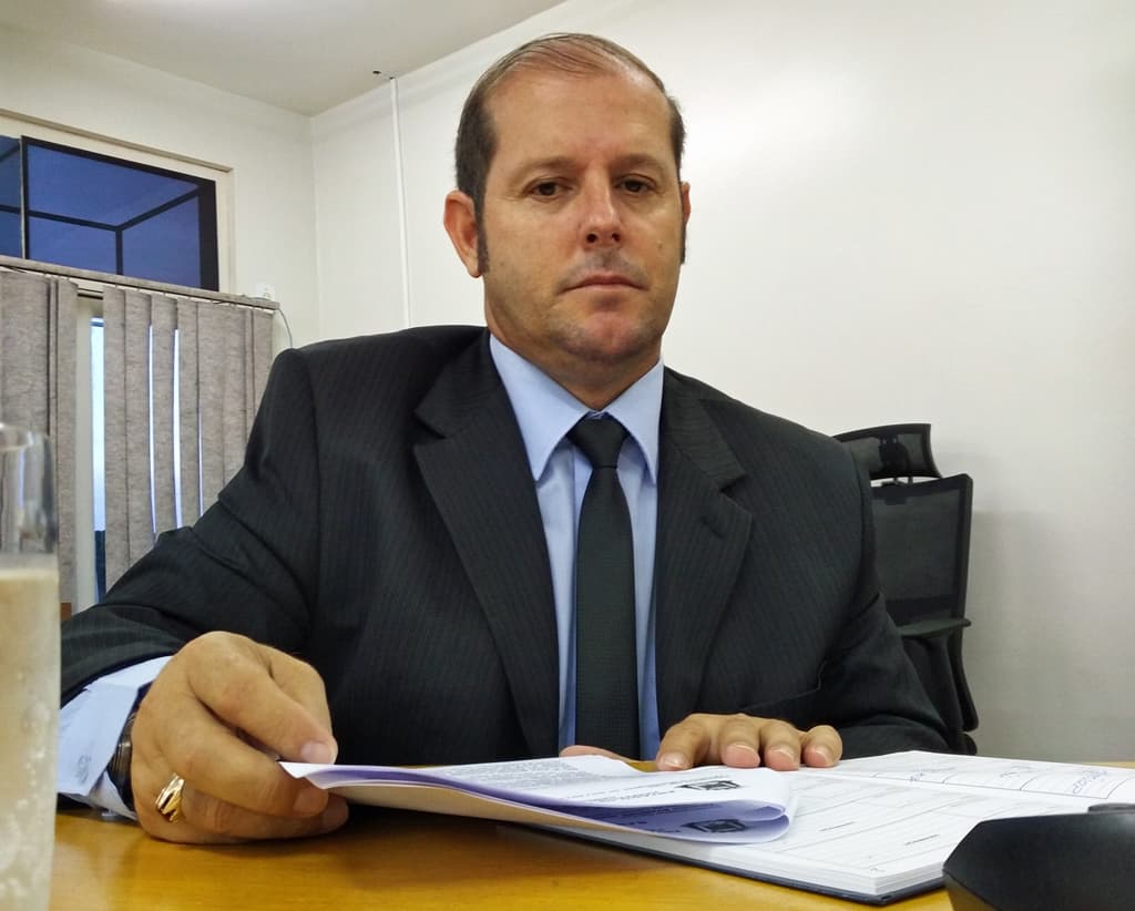 Vereador pede intervenção da Prefeitura para recuperar pavimento na cidade