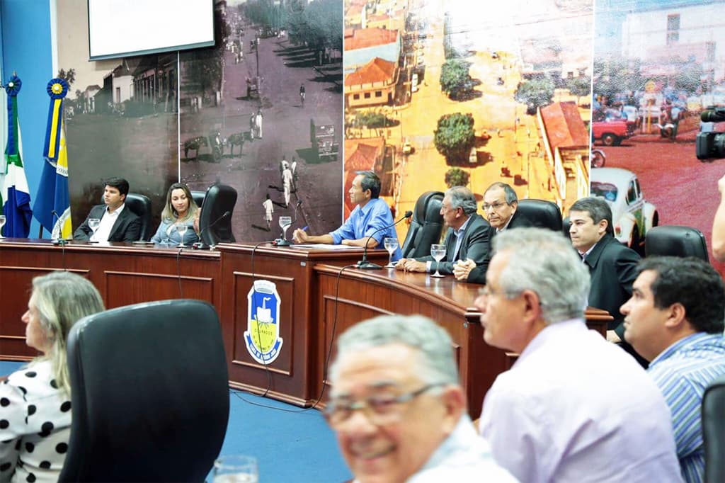 Vereador corumbaense participa de audiência sobre saneamento básico