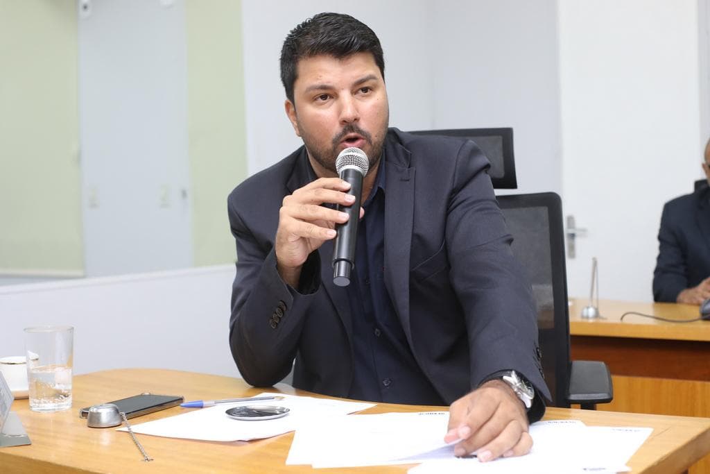 Vereador reivindica melhorias em via localizada no Bairro Dom Bosco