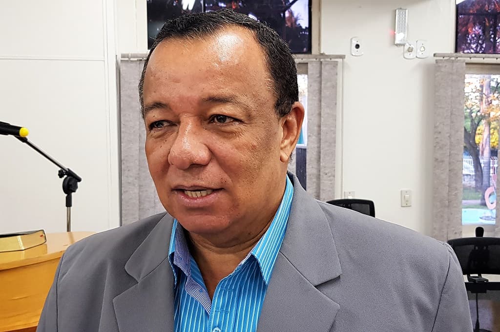 Na Câmara, vereador solicita que leis sejam colocadas em prática na cidade