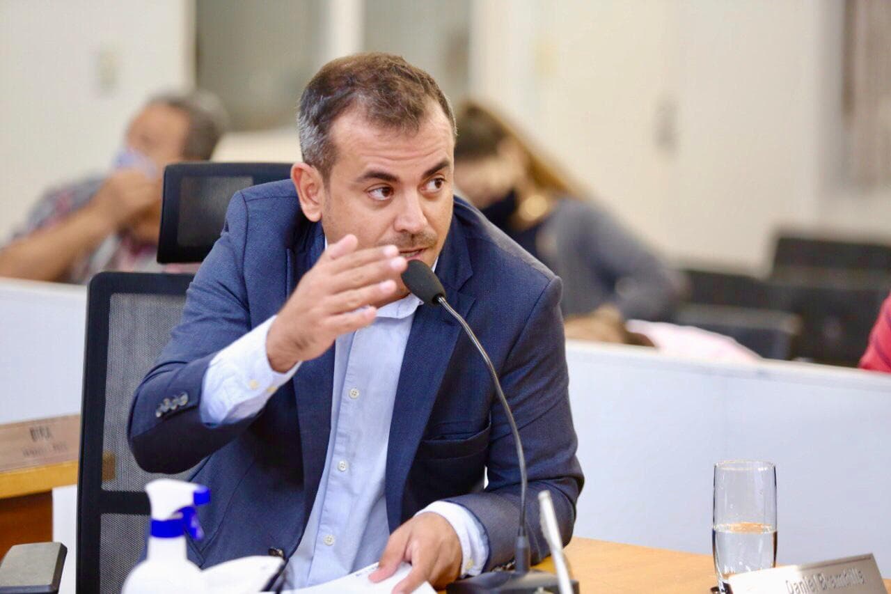 Vereador quer saber se empresas estão cumprindo cotas para pessoas com deficiência