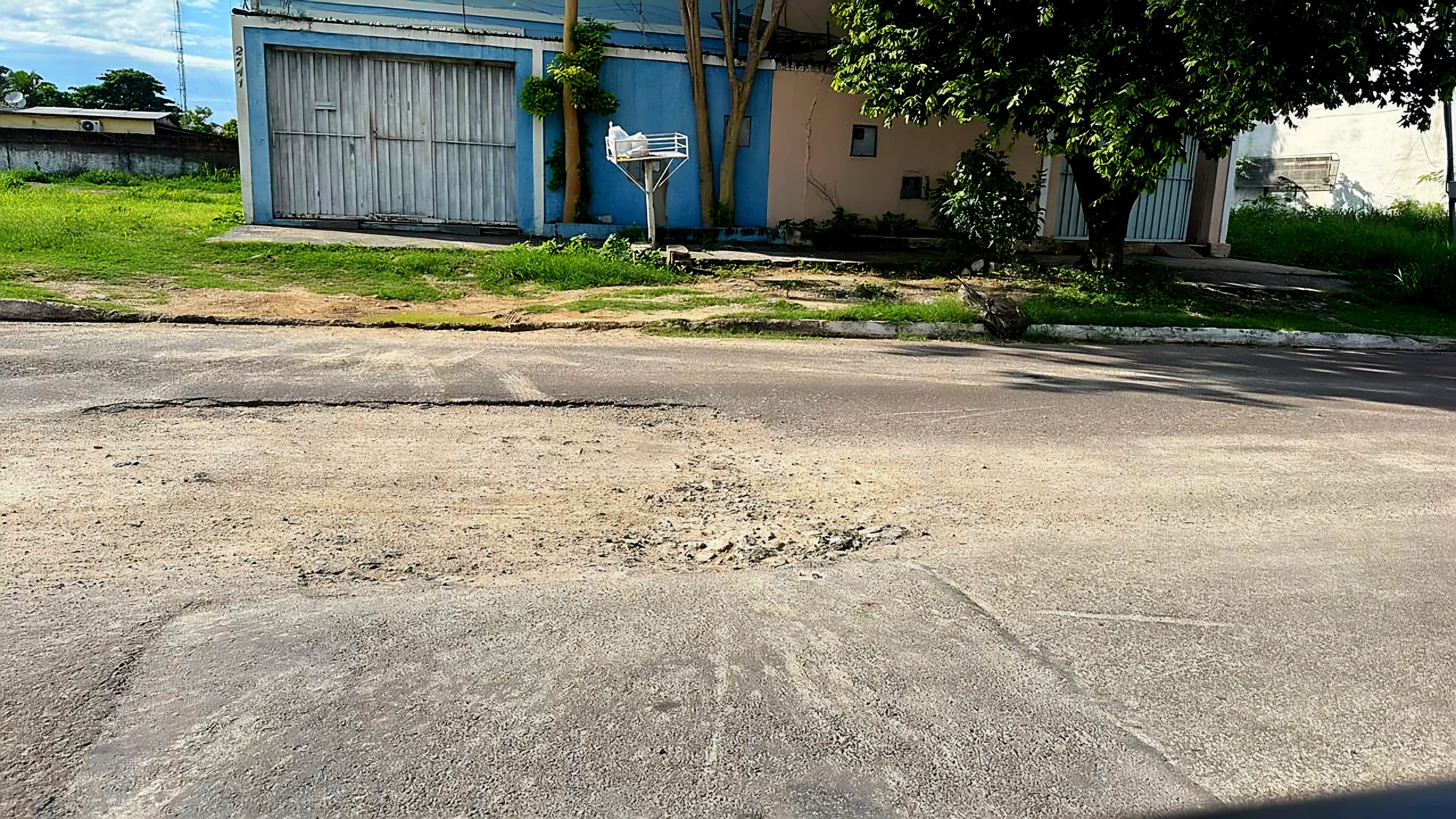 Nanah pede melhorias em ruas do Dom Bosco para maior segurança no trânsito
