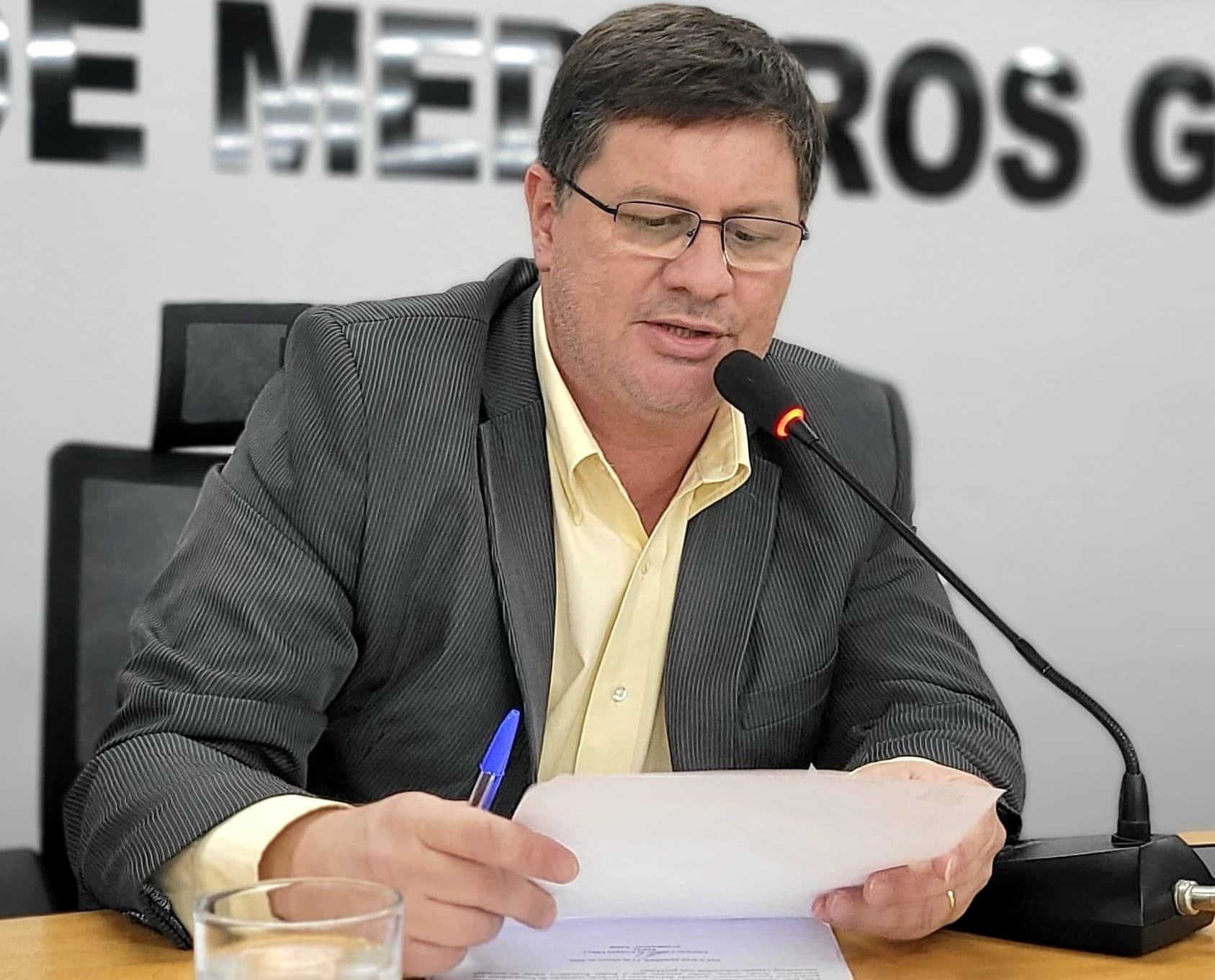 Bira reivindica recuperação do sistema de iluminação pública do Corumbella II