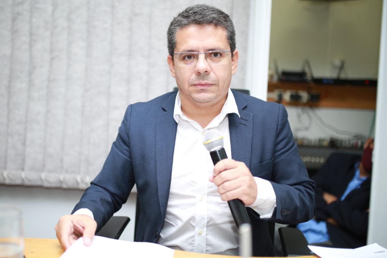 Vereador pede proibição de estacionamento na Rua Santa Cruz, atrás do Poli