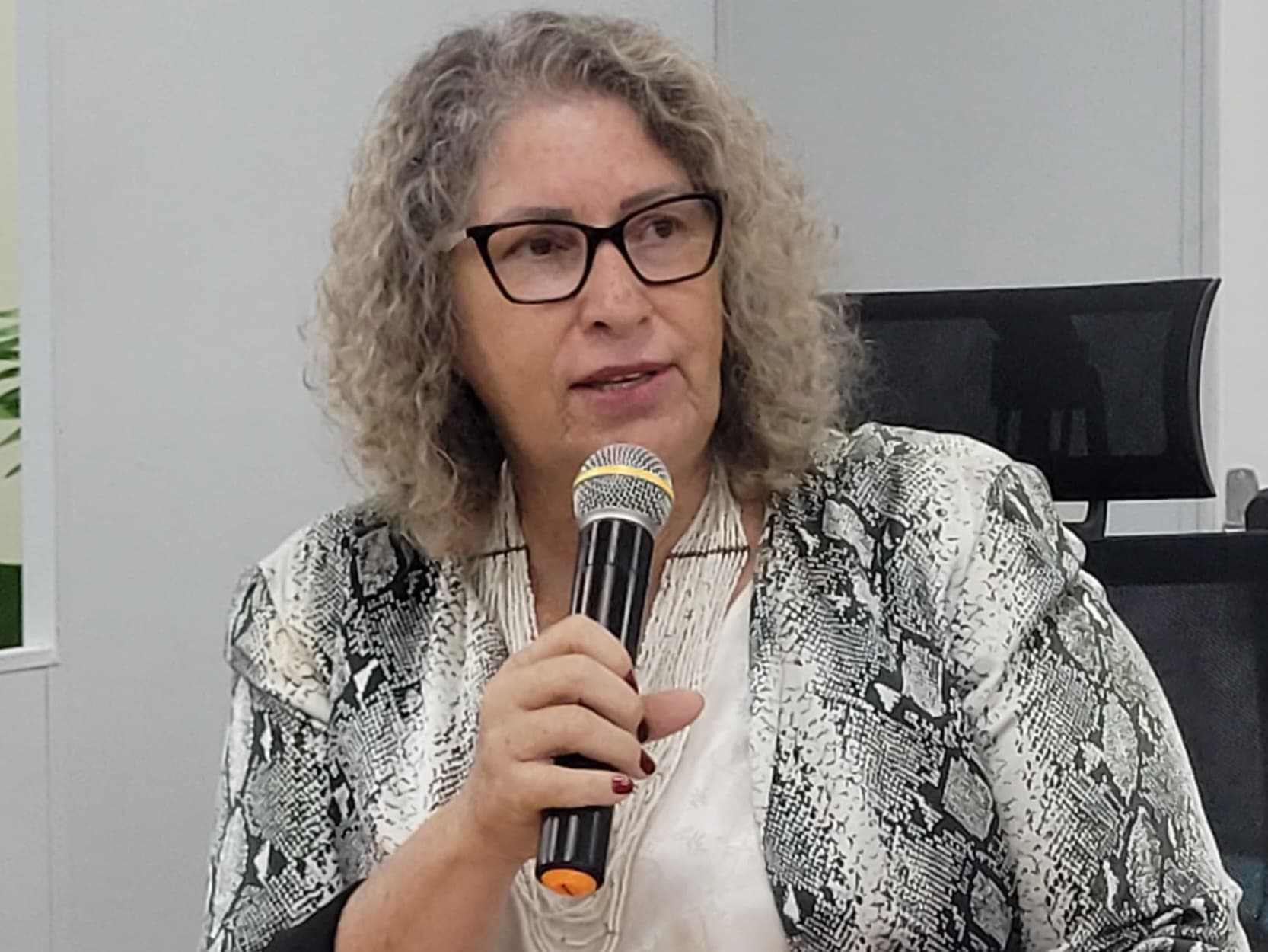 Nanah pede fechamento da galeria da Rua 15 de Novembro, no Bairro Popular Velha