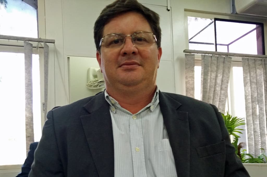 Vereador pede execução de serviço de limpeza em vias públicas da cidade