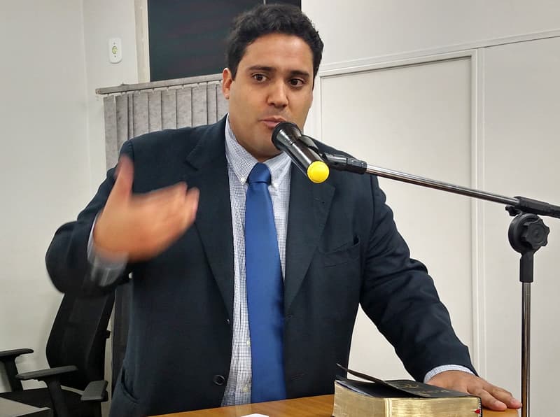 Chicão cobra informações e sugere passagens promocionais da Andorinha