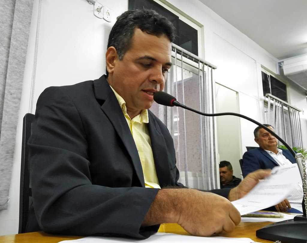 Vereador solicita ônibus escolar dentro do assentamento São Gabriel