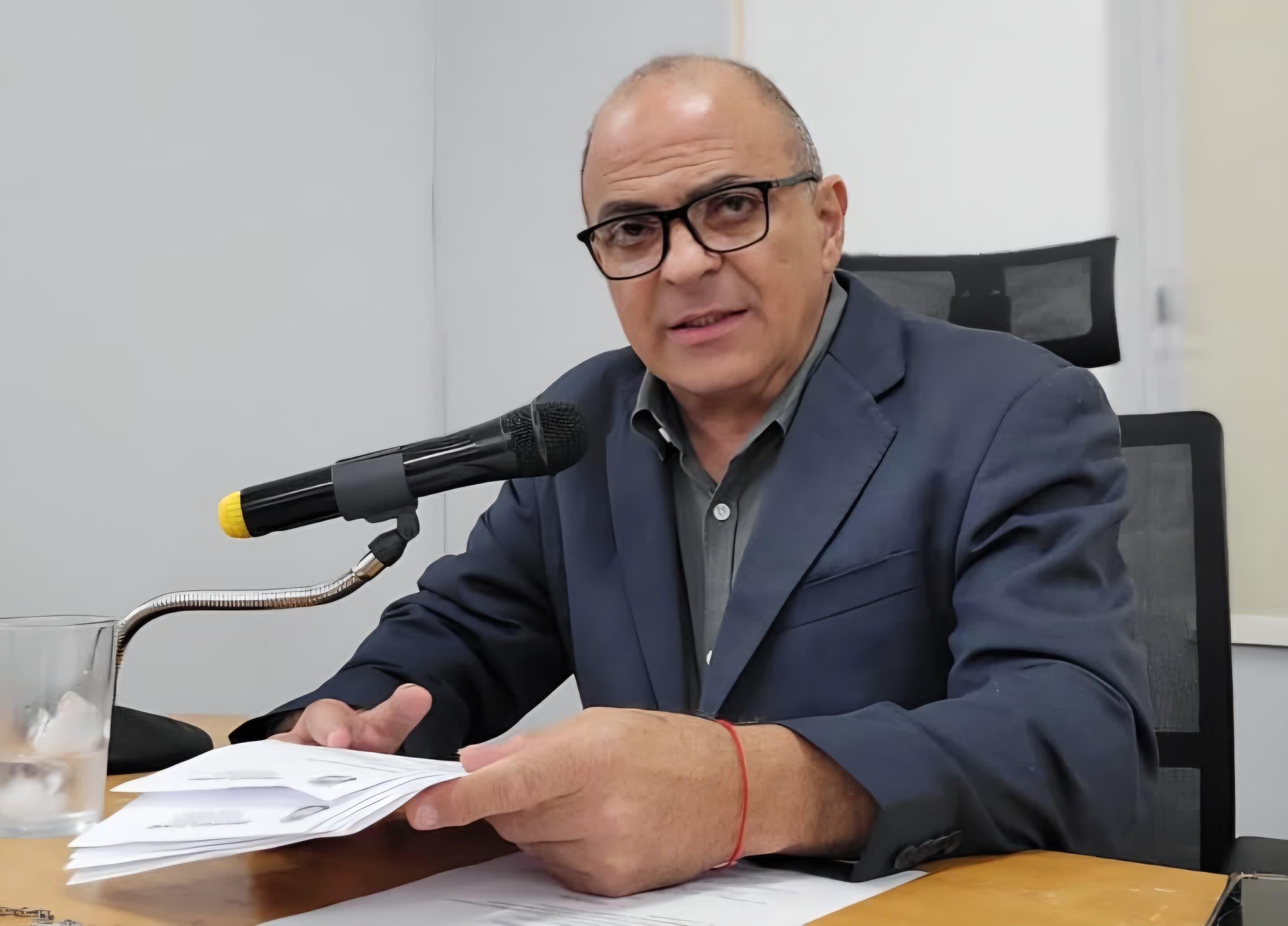 Yussef sugere estacionamento em apenas um lado da Rua Pedro de Medeiros