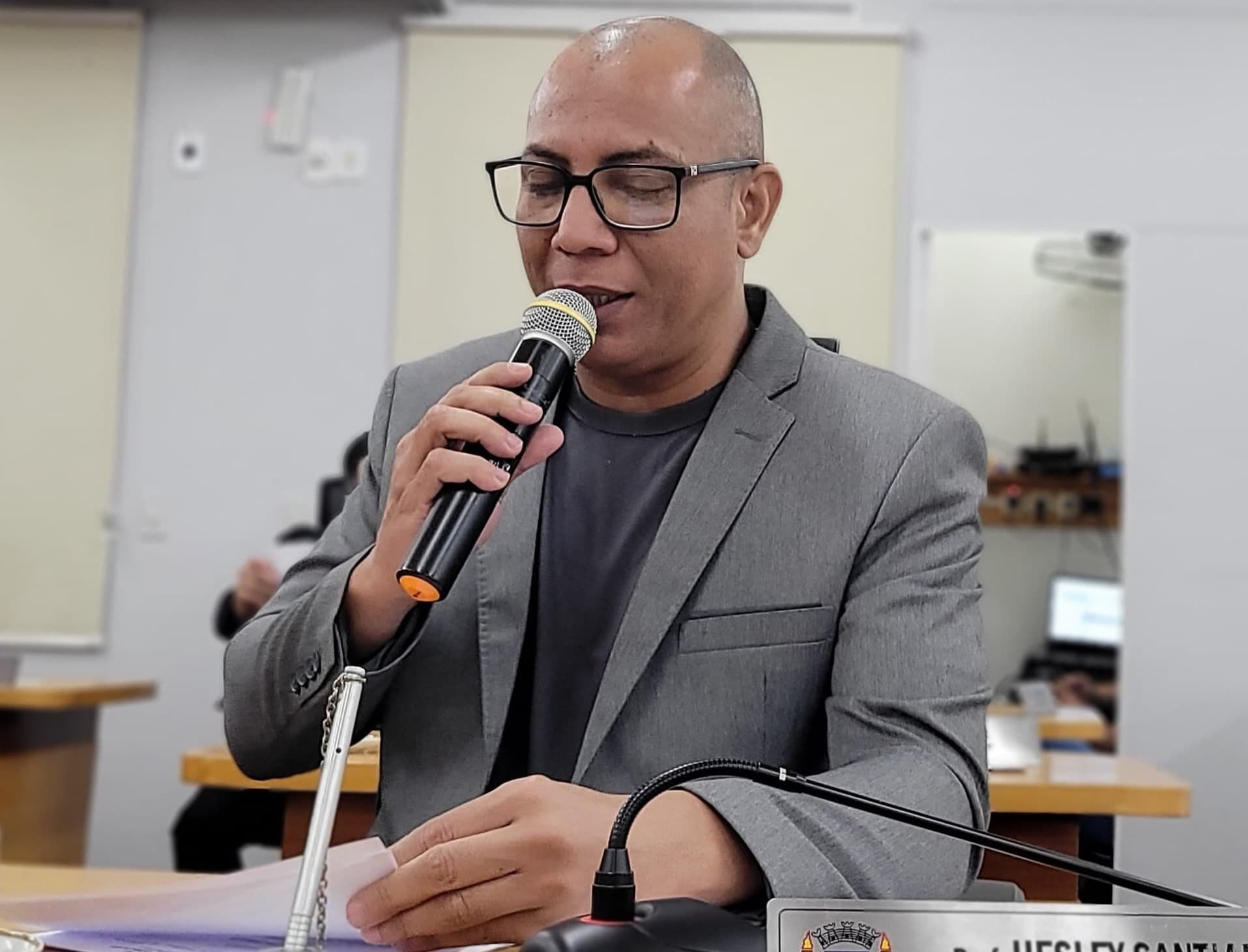 Hesley sugere parcerias para cursos de qualificação profissional na cidade