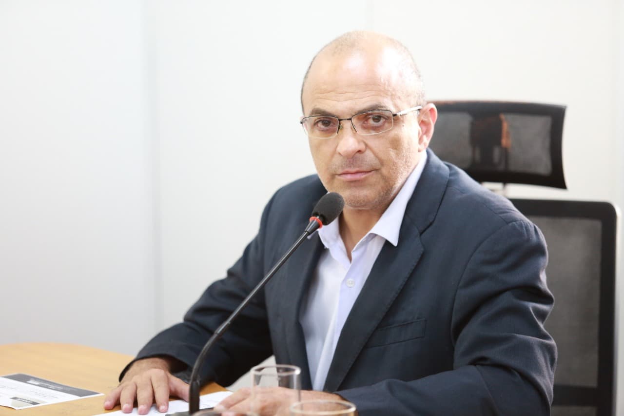 Na Câmara, vereador solicita pavimentação de via no Bairro Maria Leite